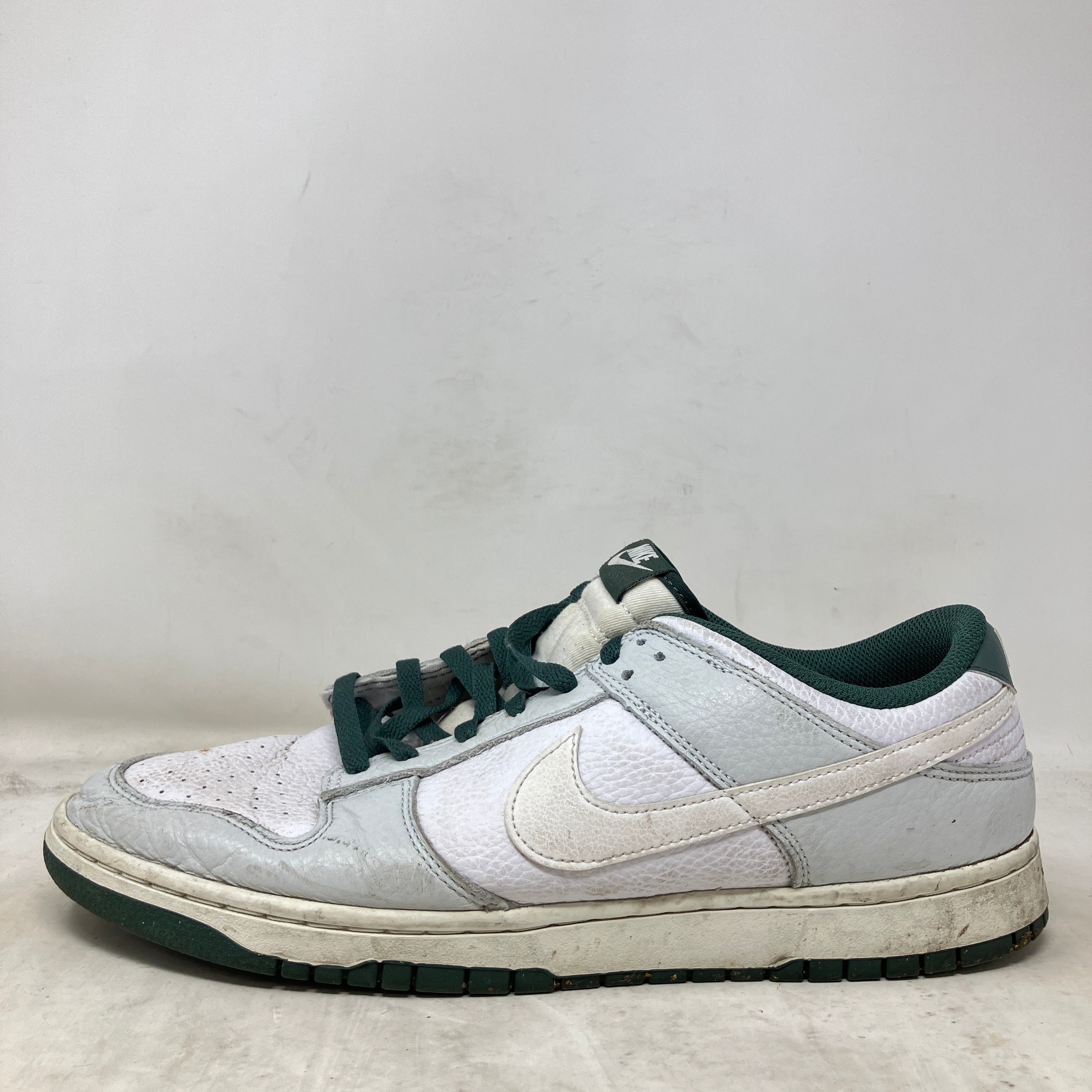 Nike Dunk Low Retro SE Photon Dust Vintage Green