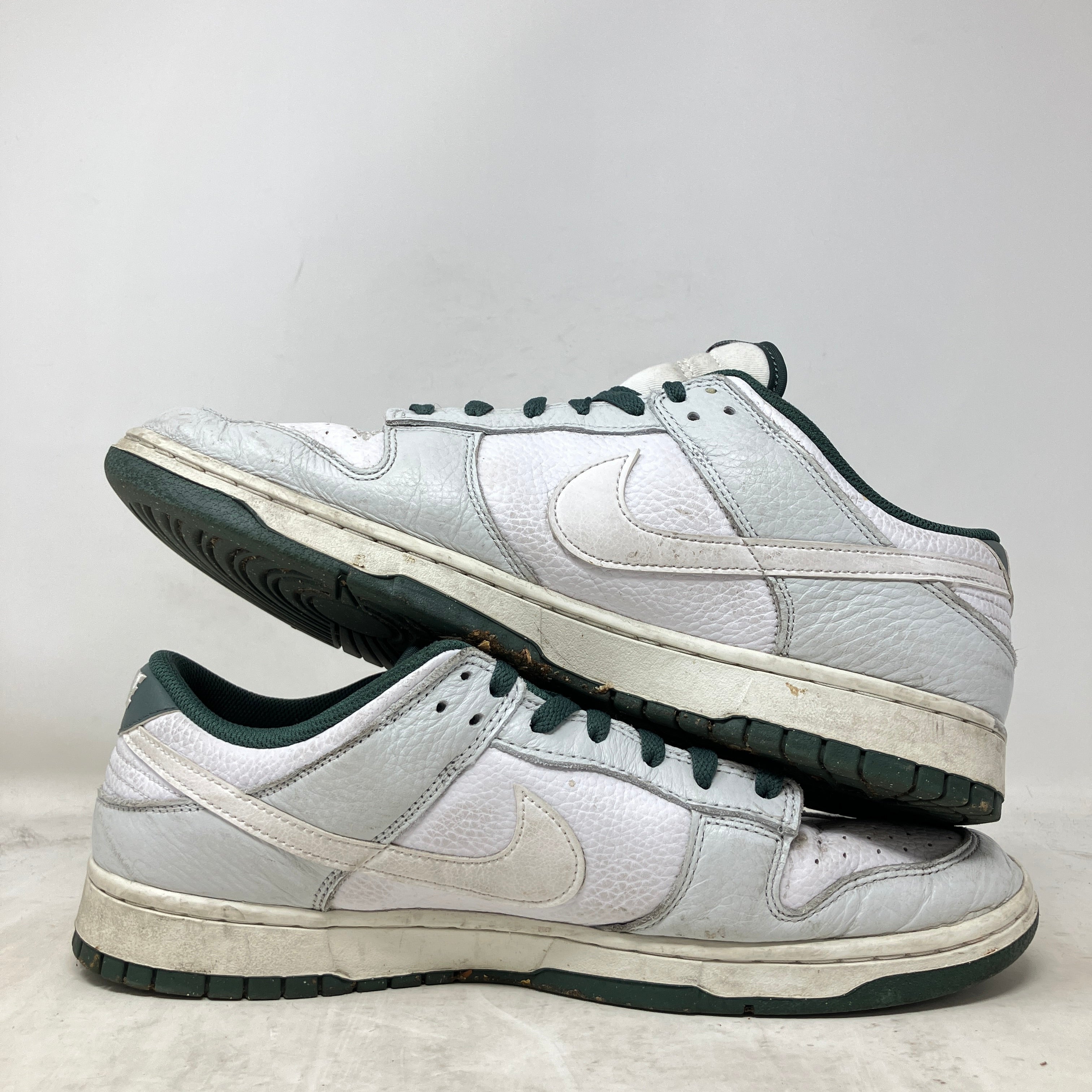 Nike Dunk Low Retro SE Photon Dust Vintage Green