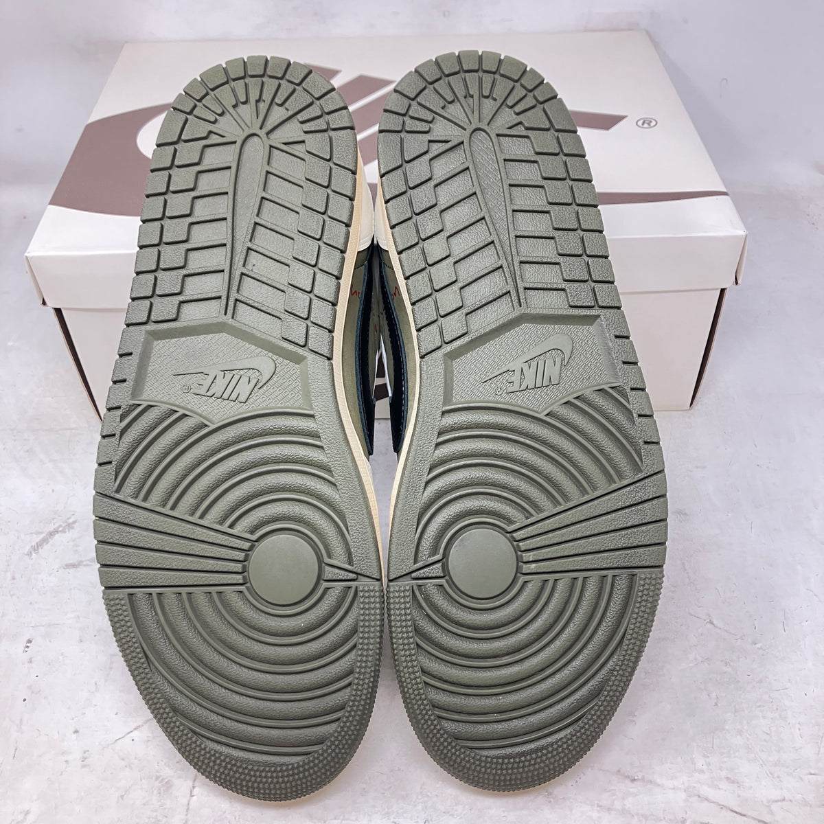 Jordan 1 Retro Low OG SP Travis Scott Medium Olive