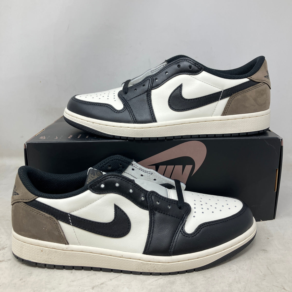 Jordan 1 Retro Low OG Mocha