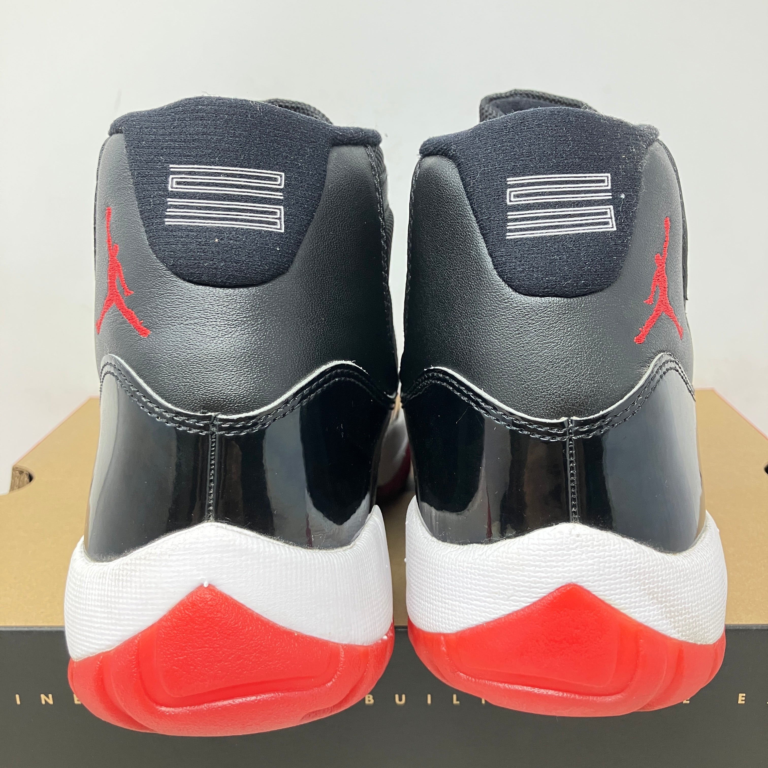Jordan 11 Retro Playoffs Bred (2019)