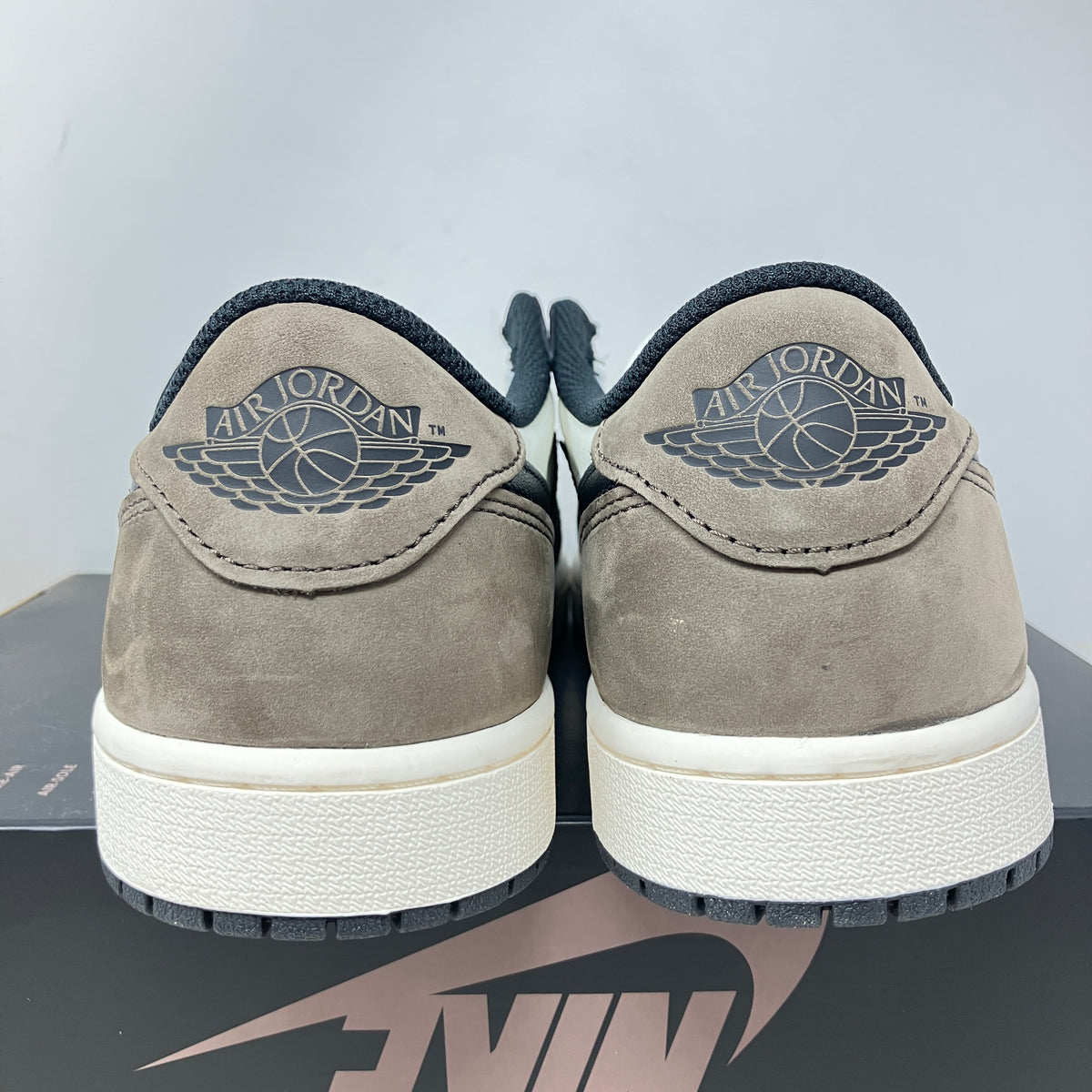 Jordan 1 Retro Low OG Mocha