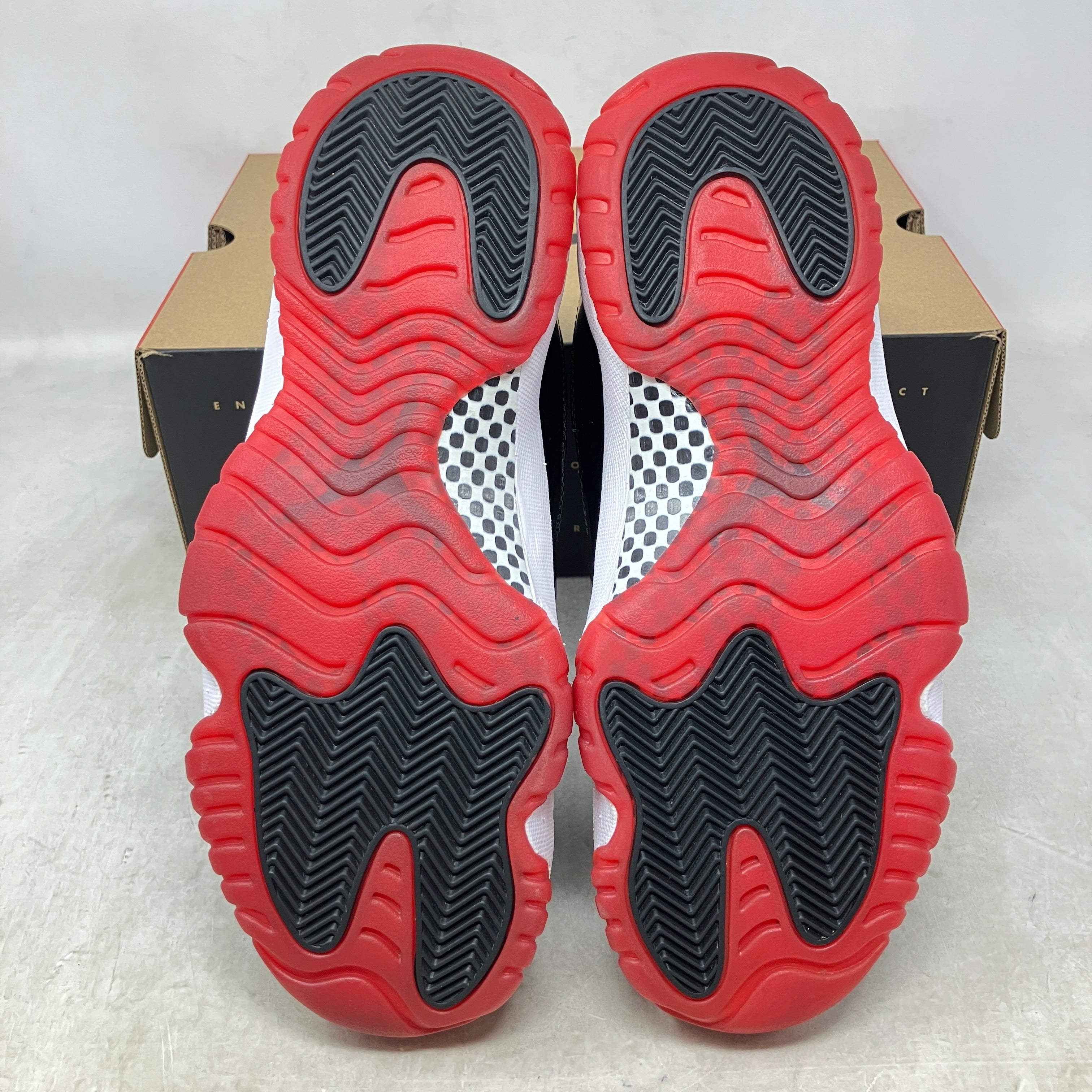 Jordan 11 Retro Playoffs Bred (2019)