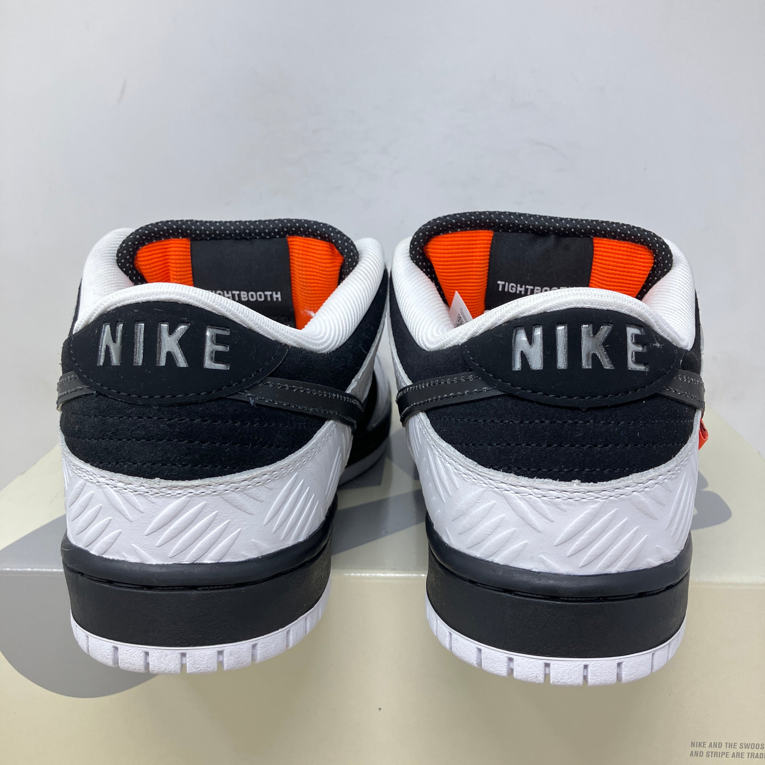 Nike SB Dunk Low TIGHTBOOTH