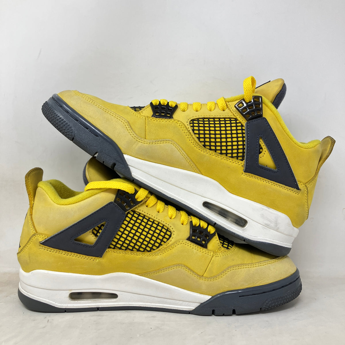 Jordan 4 Retro Lightning (2021)
