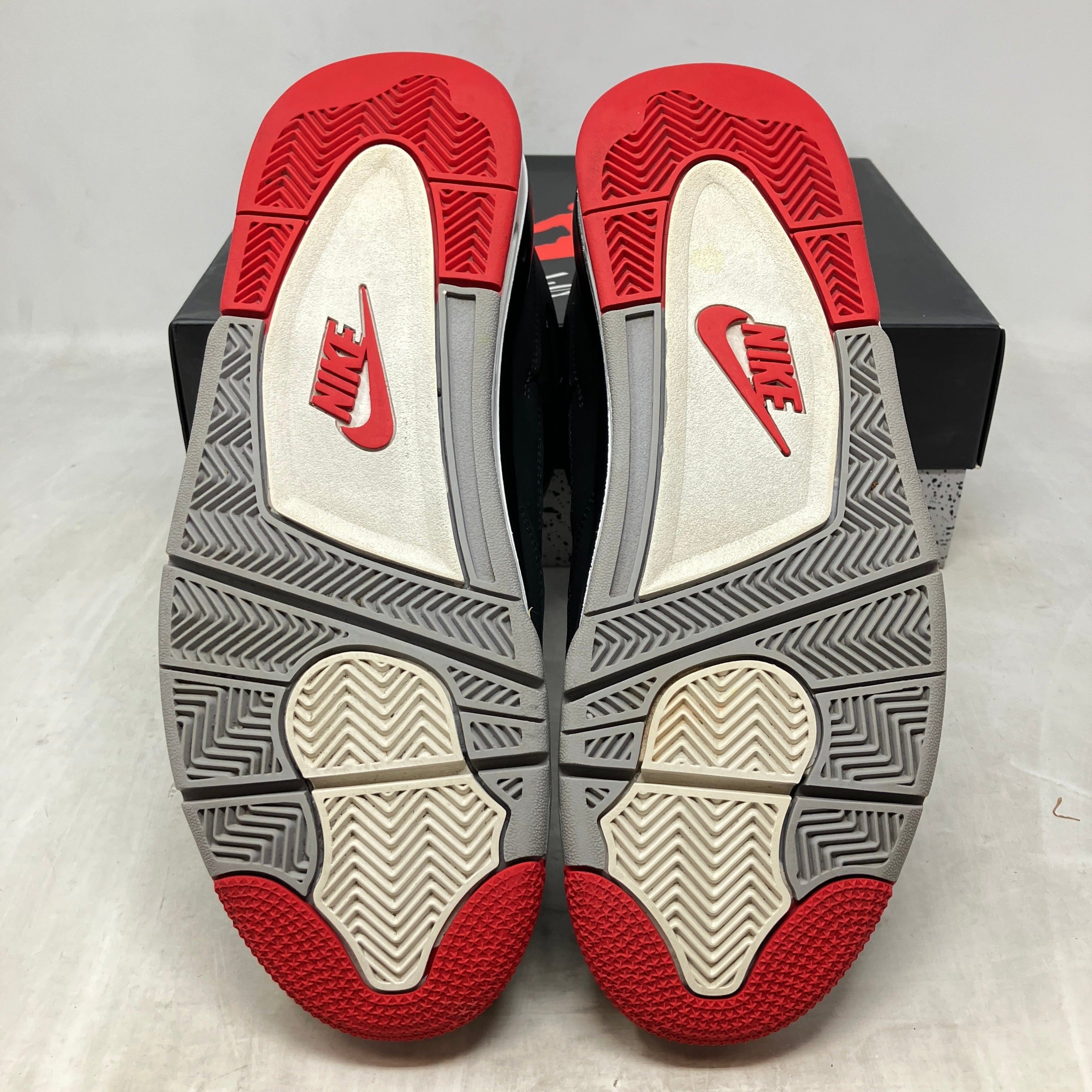 Jordan 4 Retro Bred (2019)