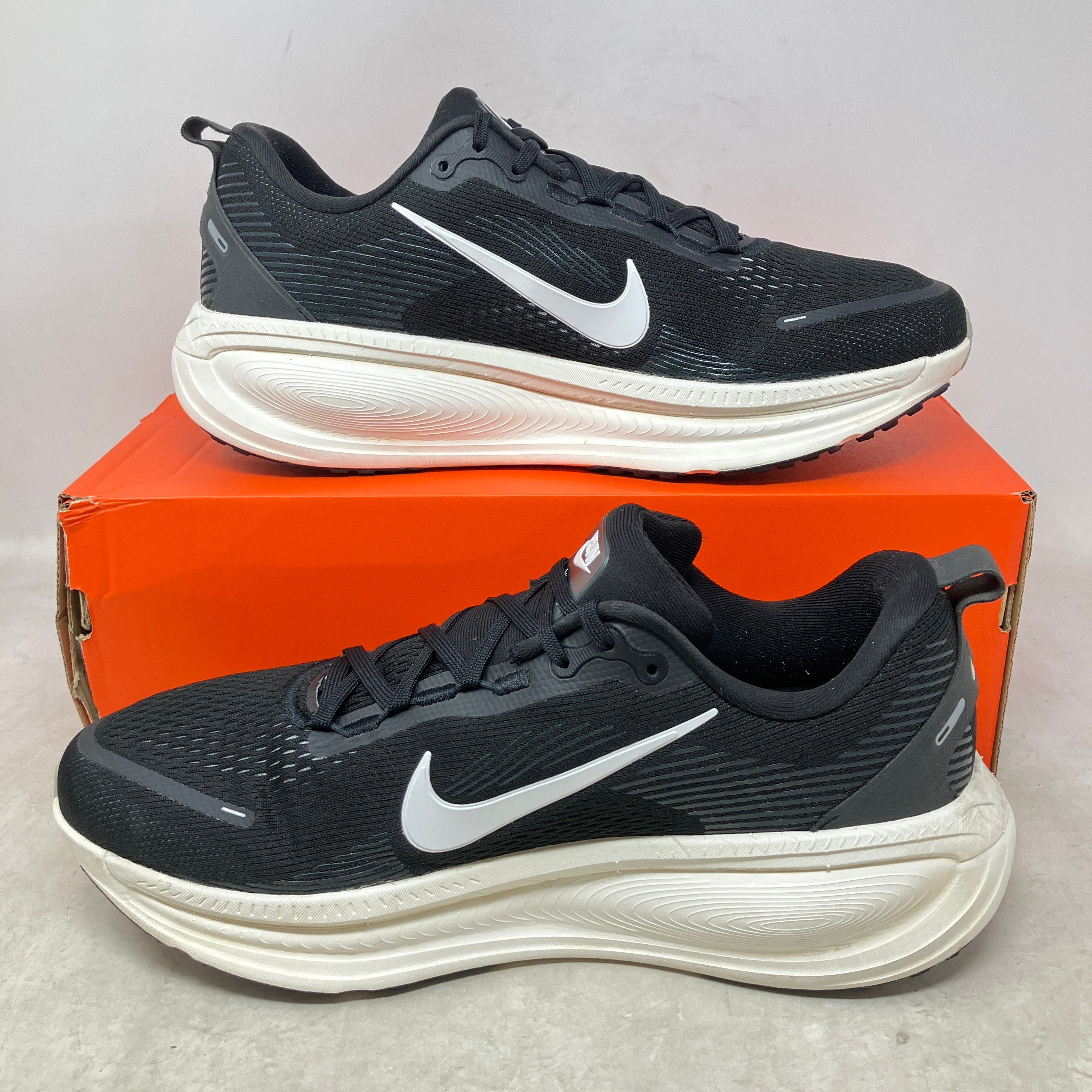 Nike Vomero 18 Black Coconut Milk Light Iron Ore Summit White