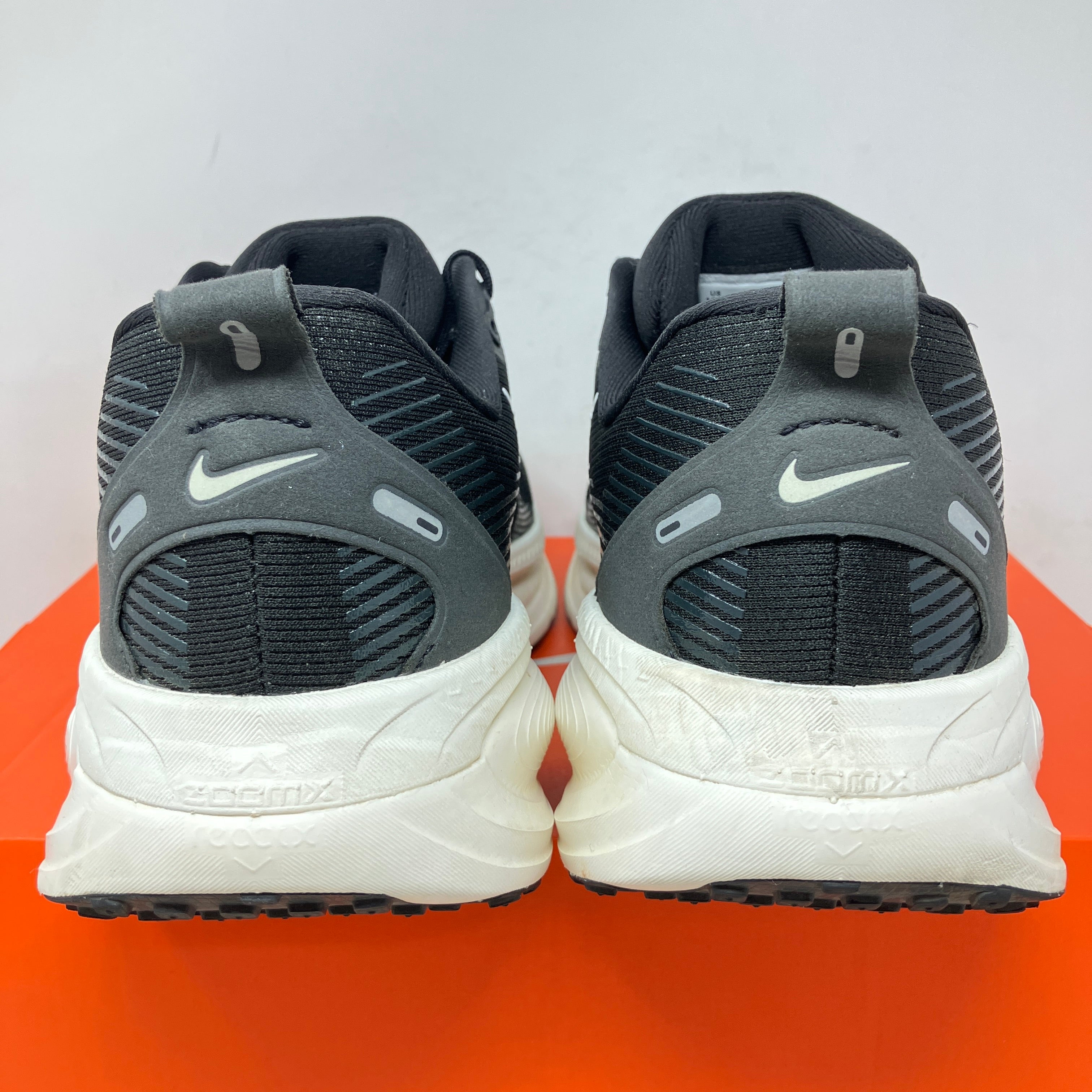 Nike Vomero 18 Black Coconut Milk Light Iron Ore Summit White