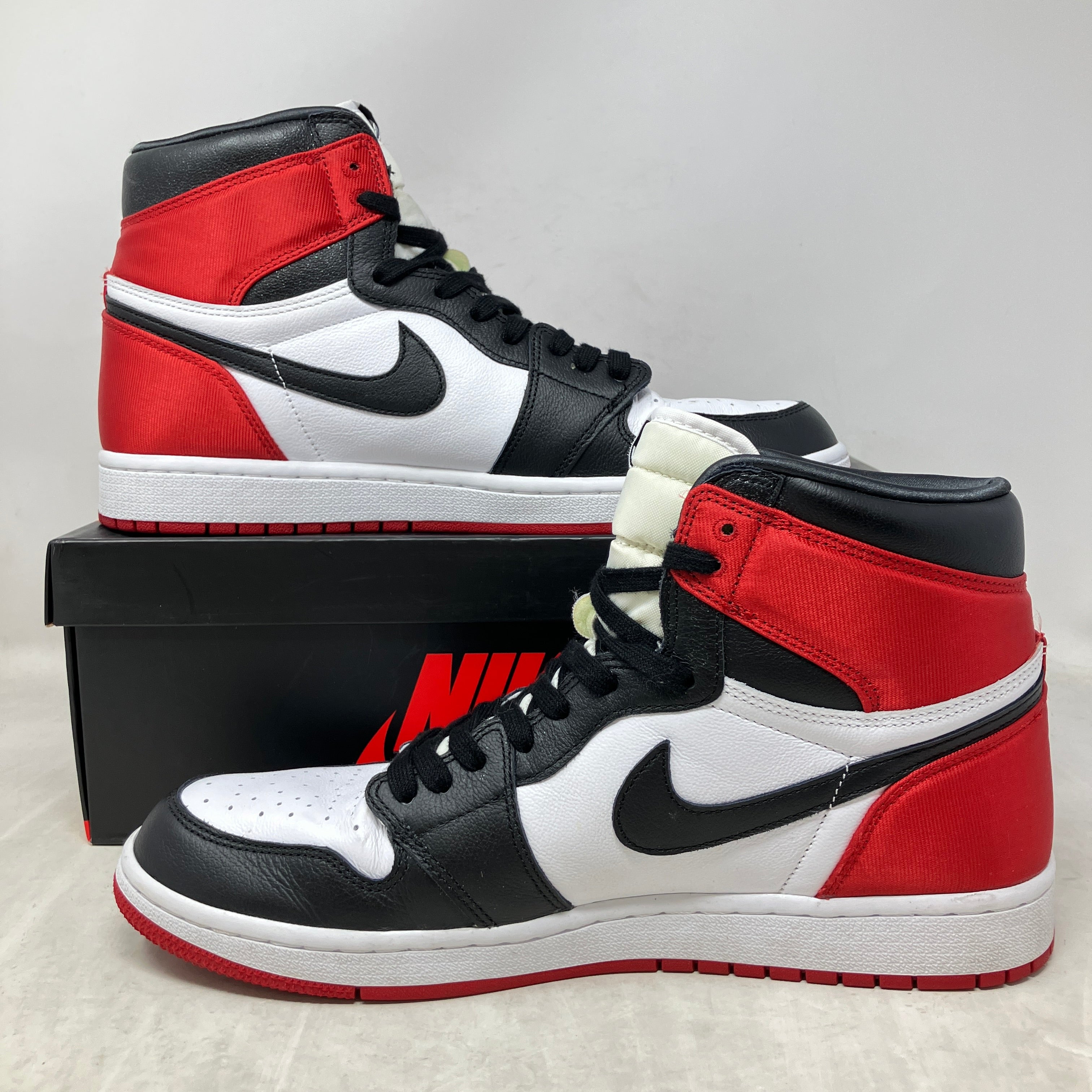 Jordan 1 Retro High Satin Black Toe (Women's)