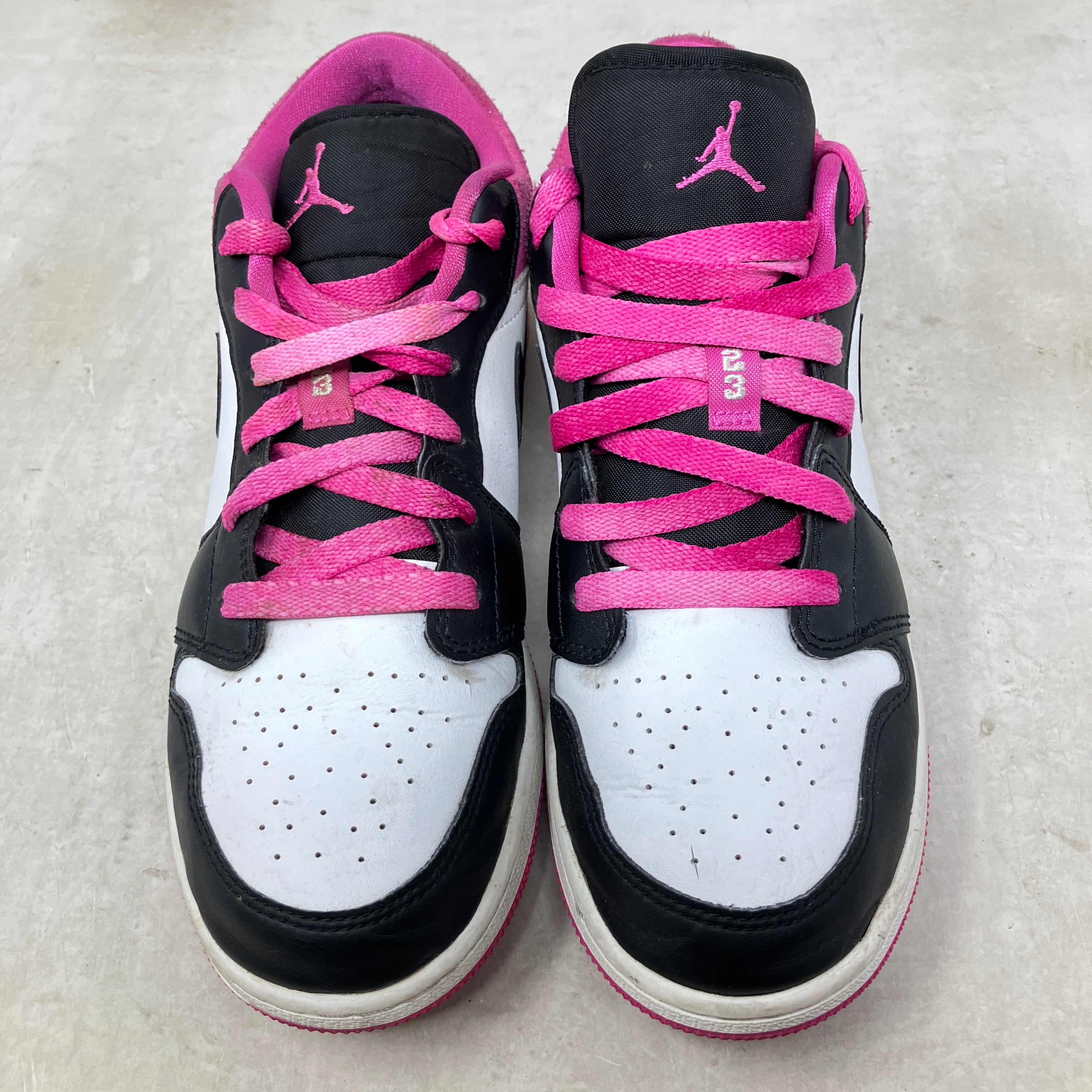 Jordan 1 Low Black Active Fuchsia (GS)