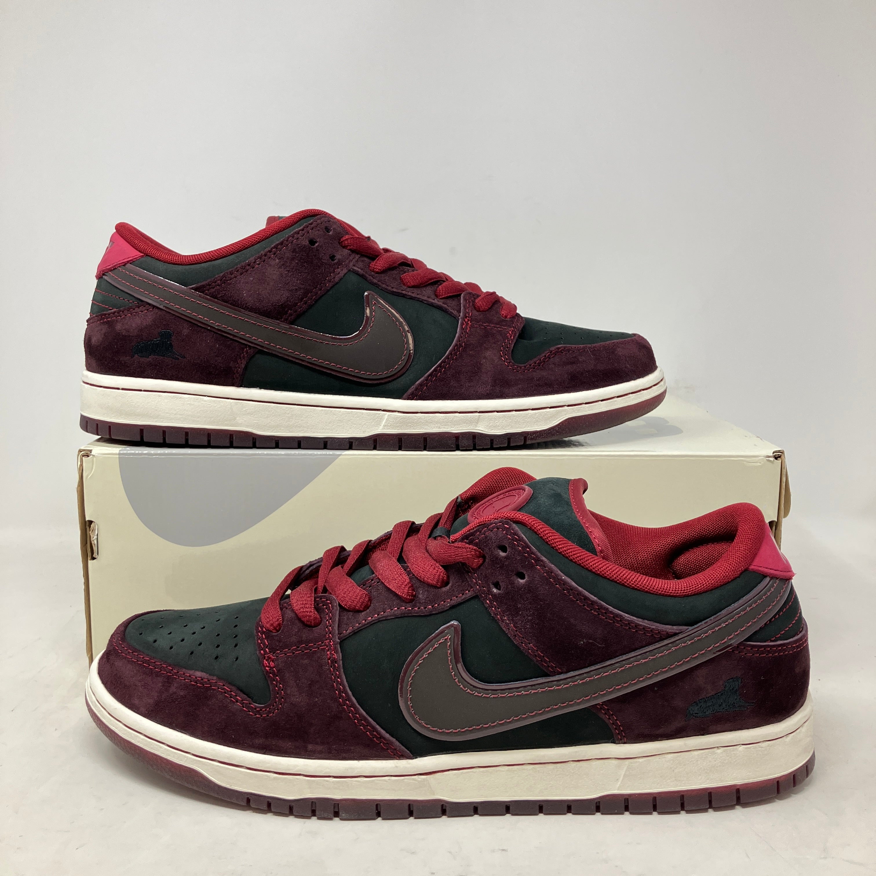 Nike SB Dunk Low Riot Skateshop