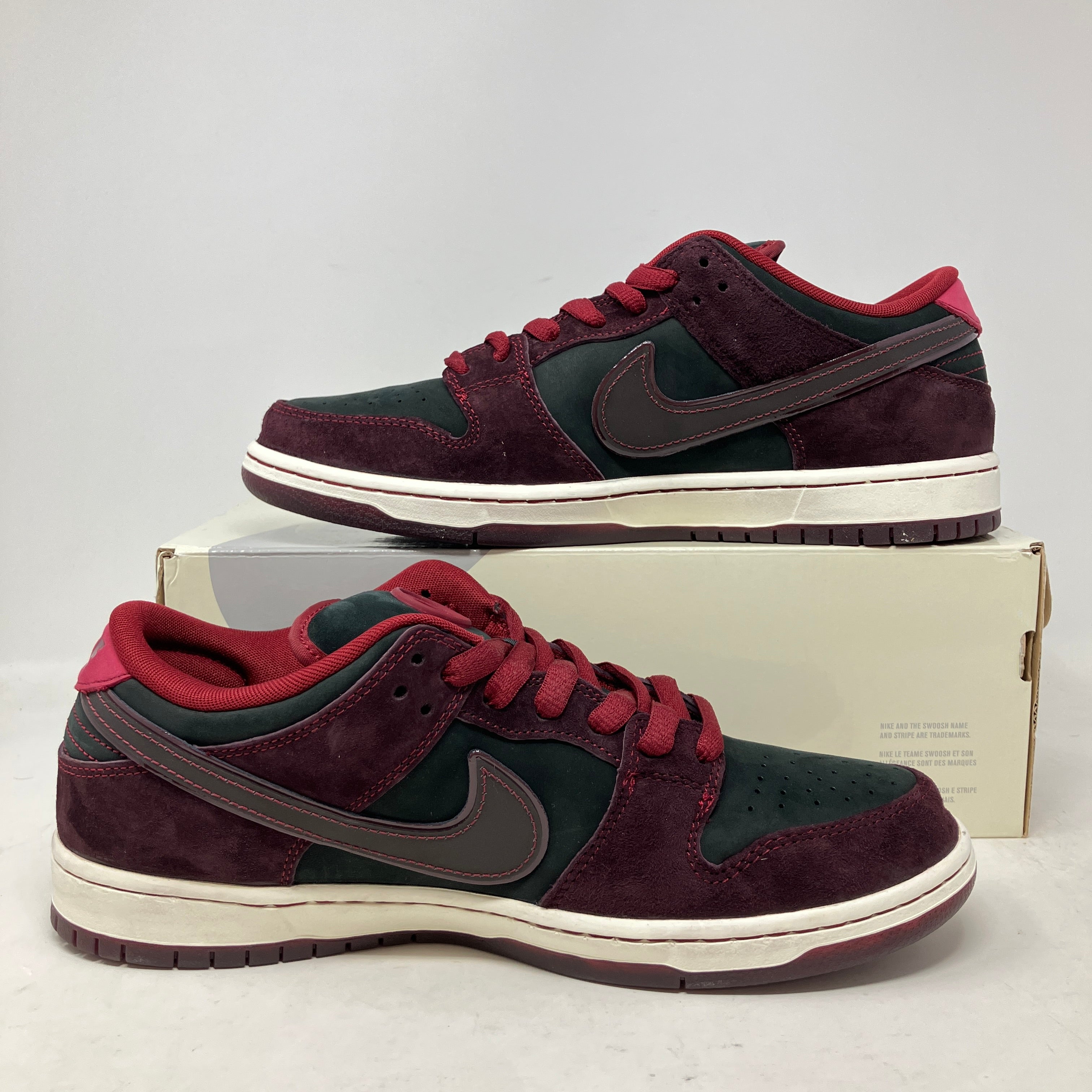Nike SB Dunk Low Riot Skateshop