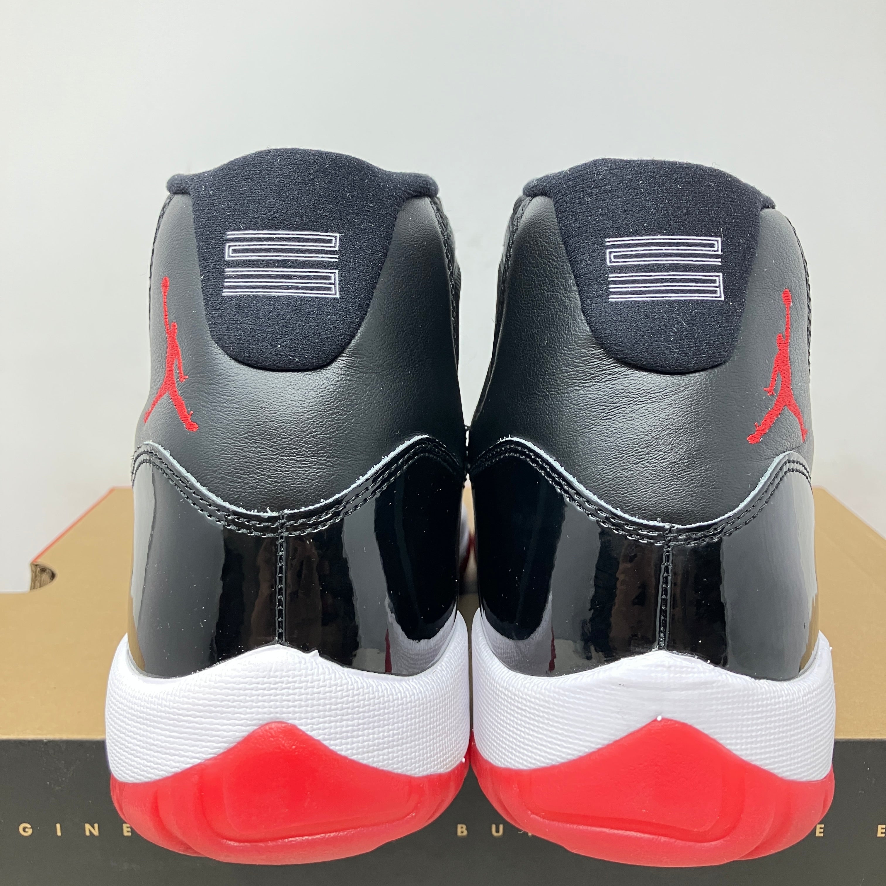 Jordan 11 Retro Playoffs Bred (2019)