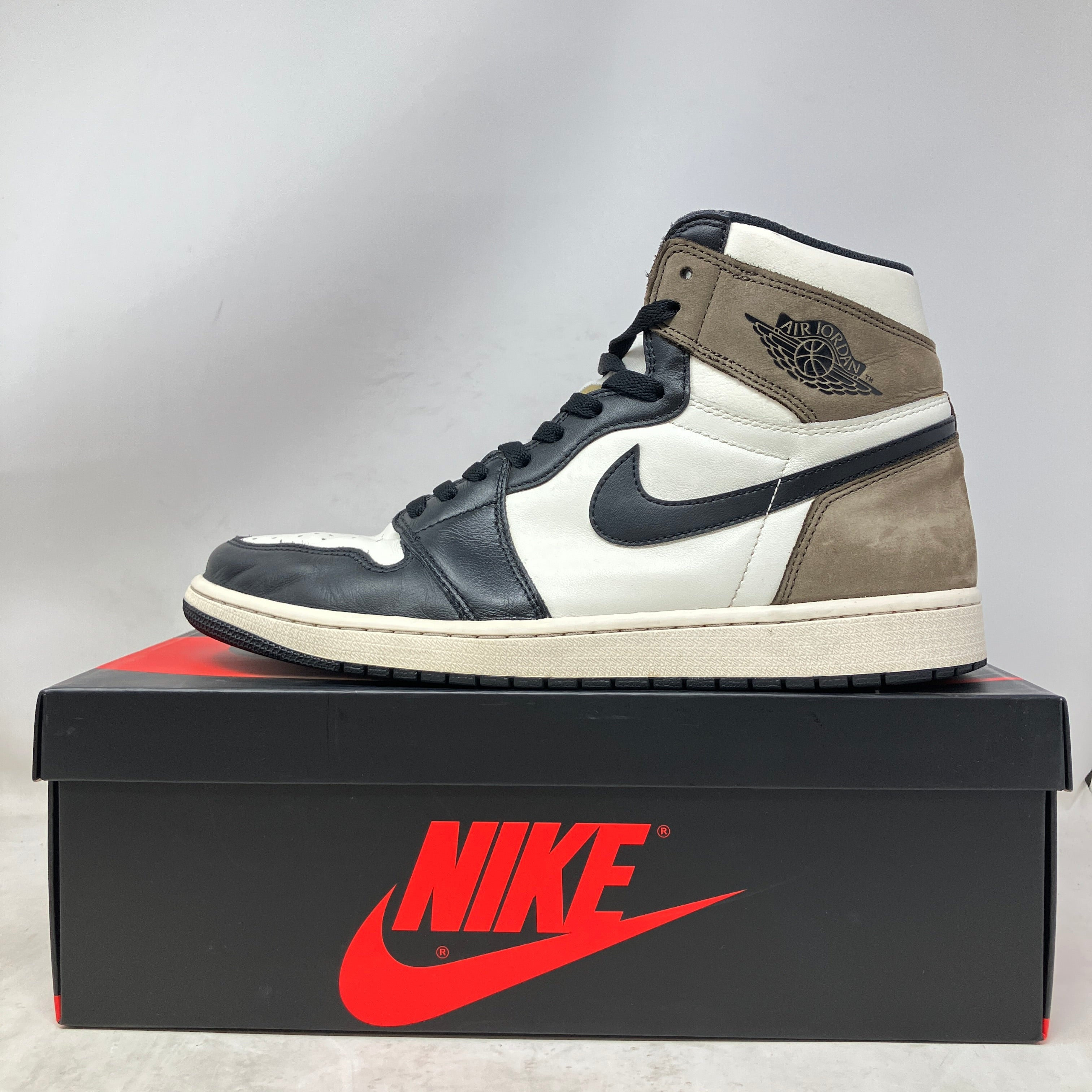 Jordan 1 Retro High Dark Mocha