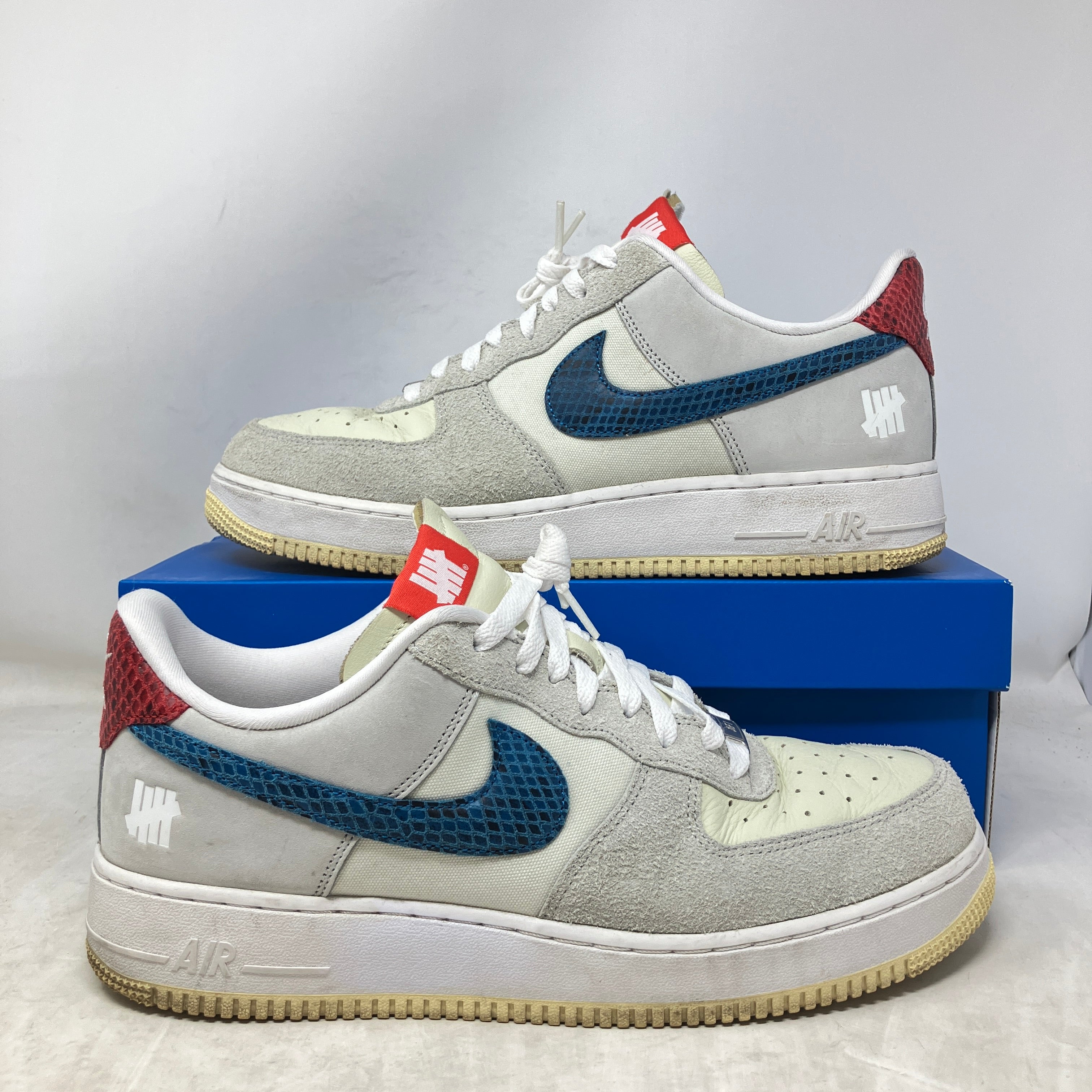 Nike Air Force 1 Low SP Undefeated 5 On It Dunk vs. AF1
