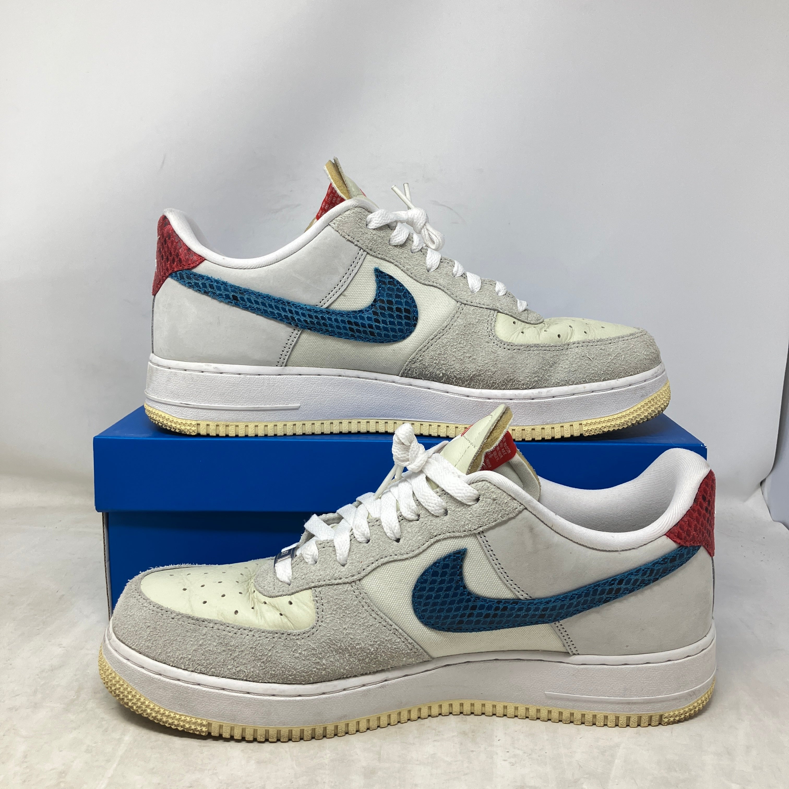Nike Air Force 1 Low SP Undefeated 5 On It Dunk vs. AF1