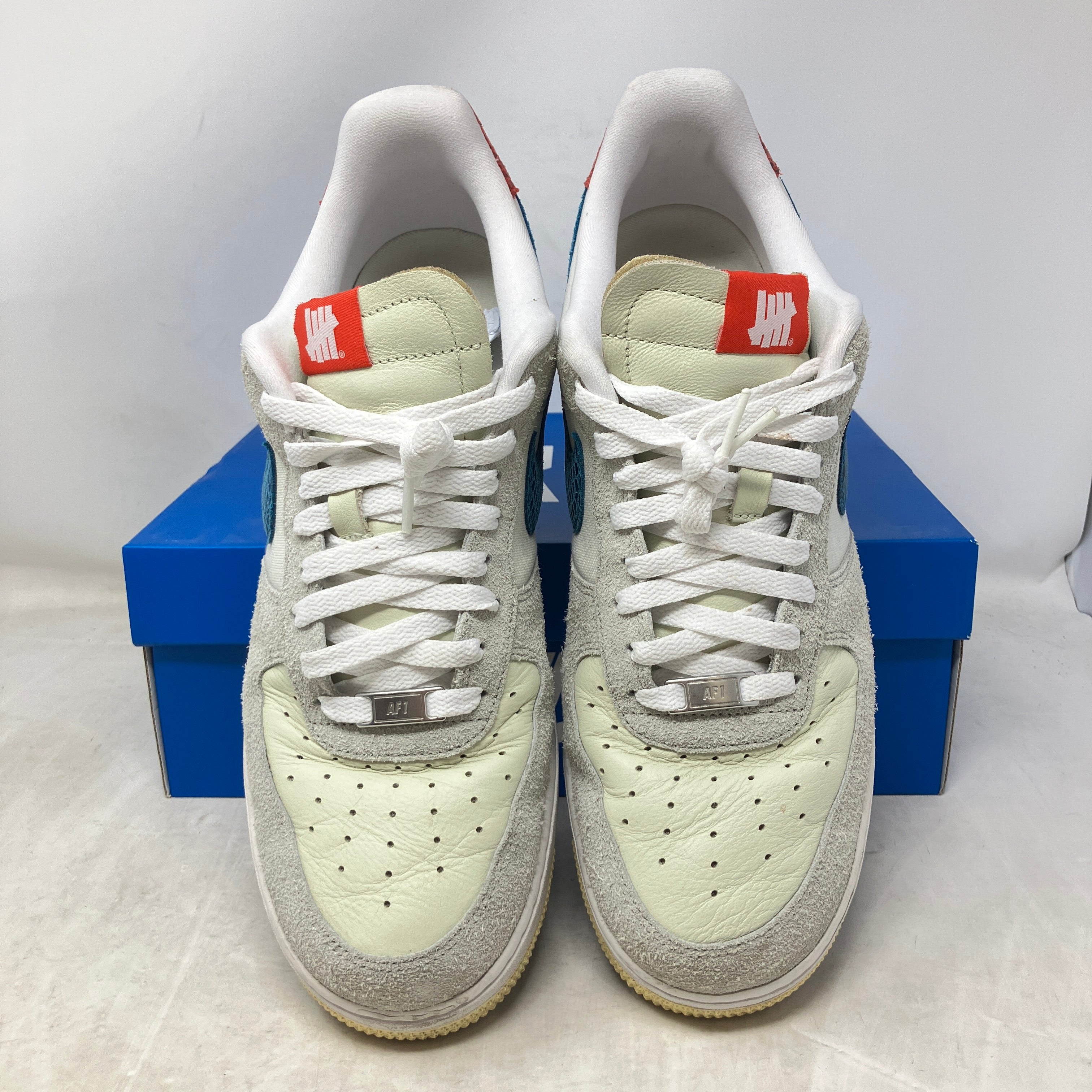 Nike Air Force 1 Low SP Undefeated 5 On It Dunk vs. AF1