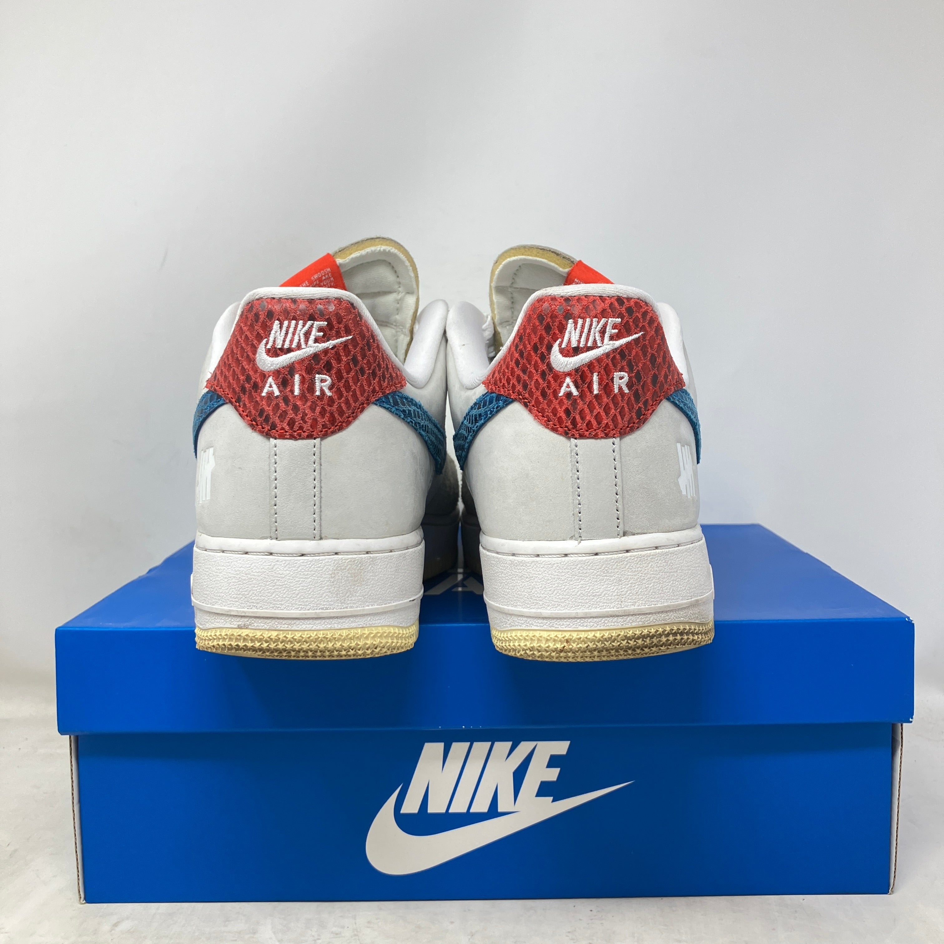 Nike Air Force 1 Low SP Undefeated 5 On It Dunk vs. AF1