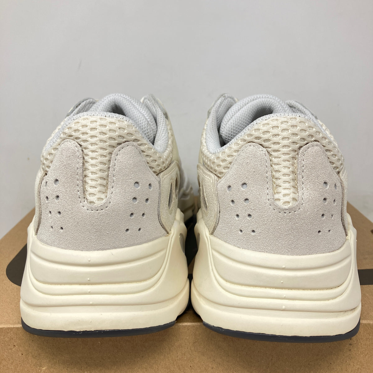 adidas Yeezy Boost 700 Analog