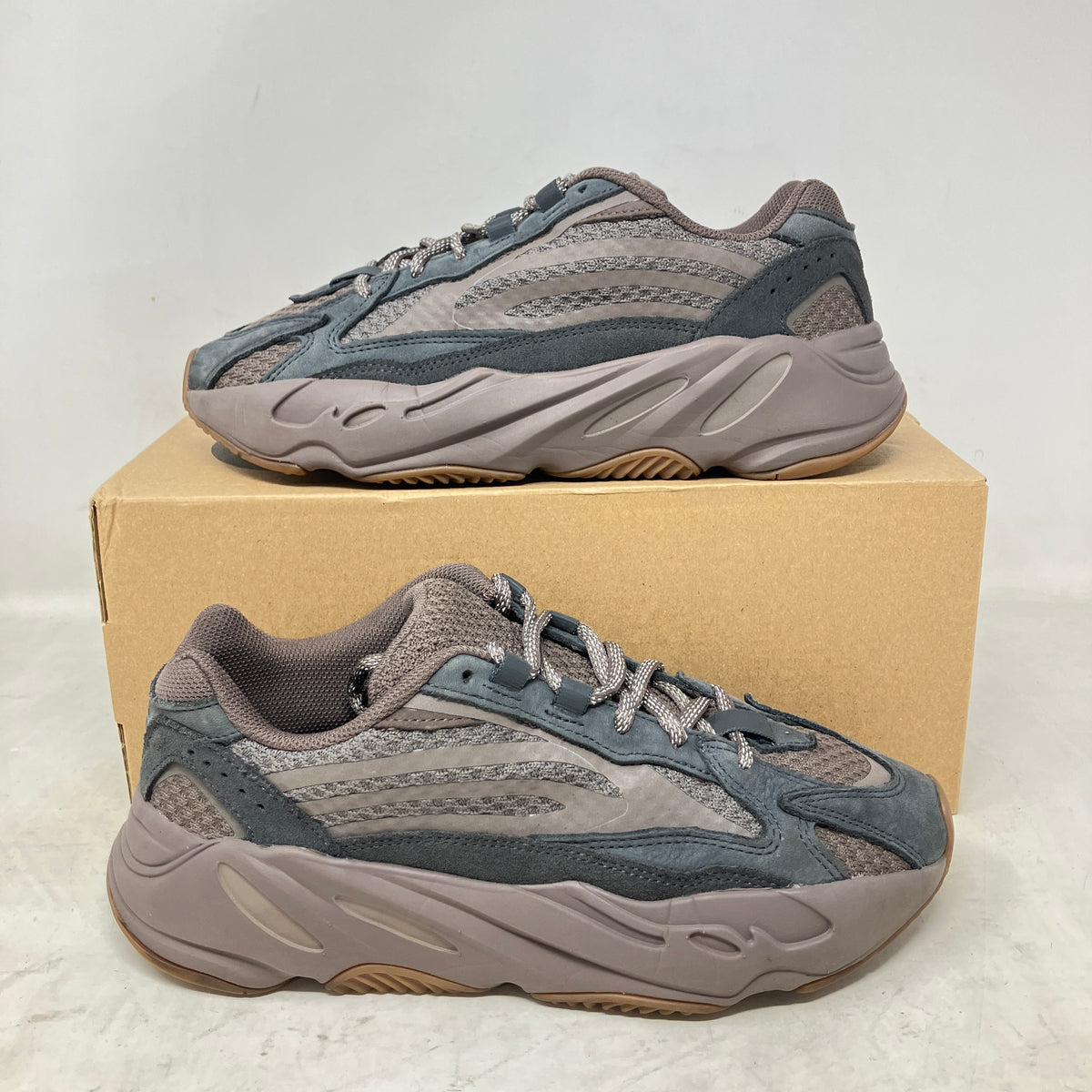adidas Yeezy Boost 700 V2 Mauve