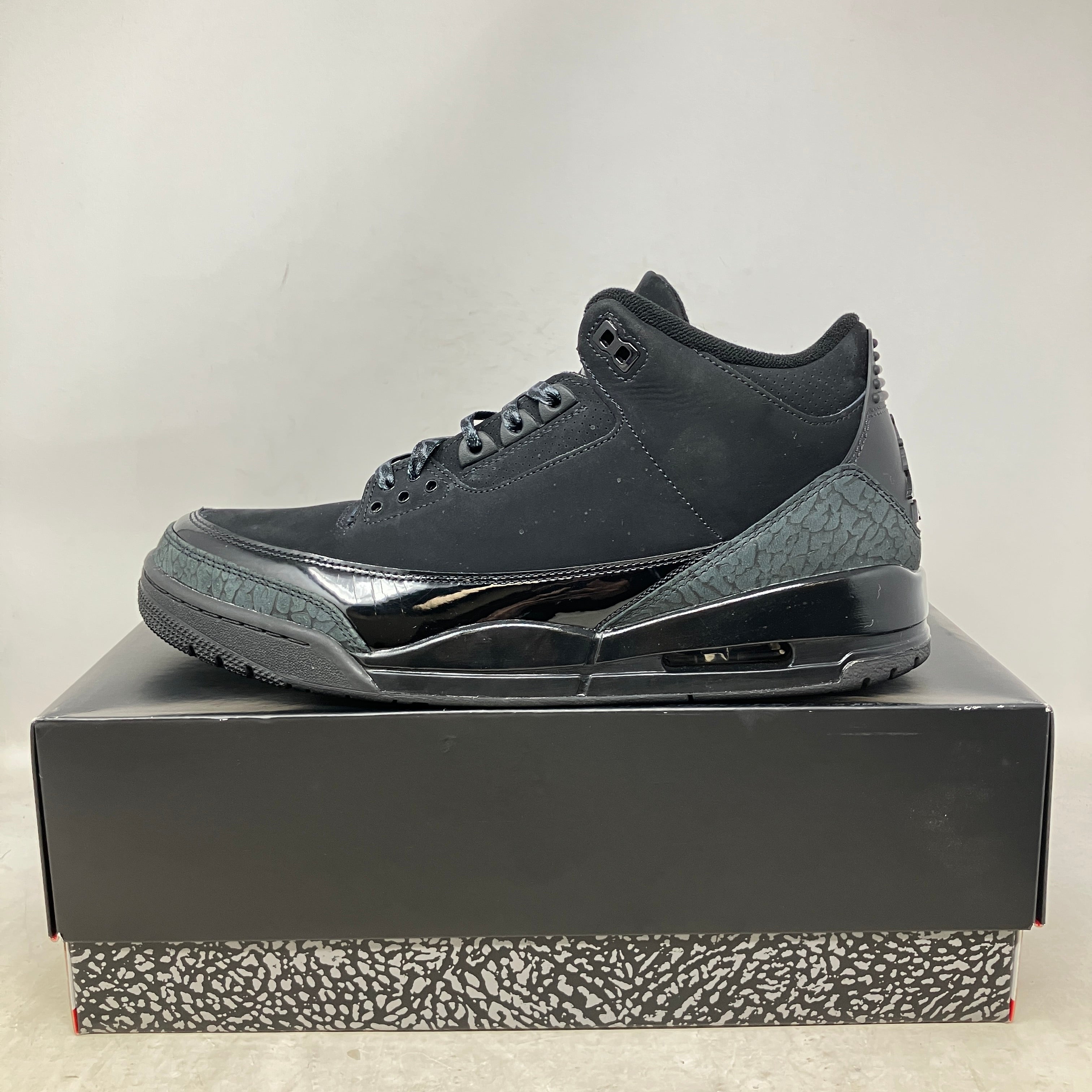 Jordan 3 Retro Black Cat (2025)