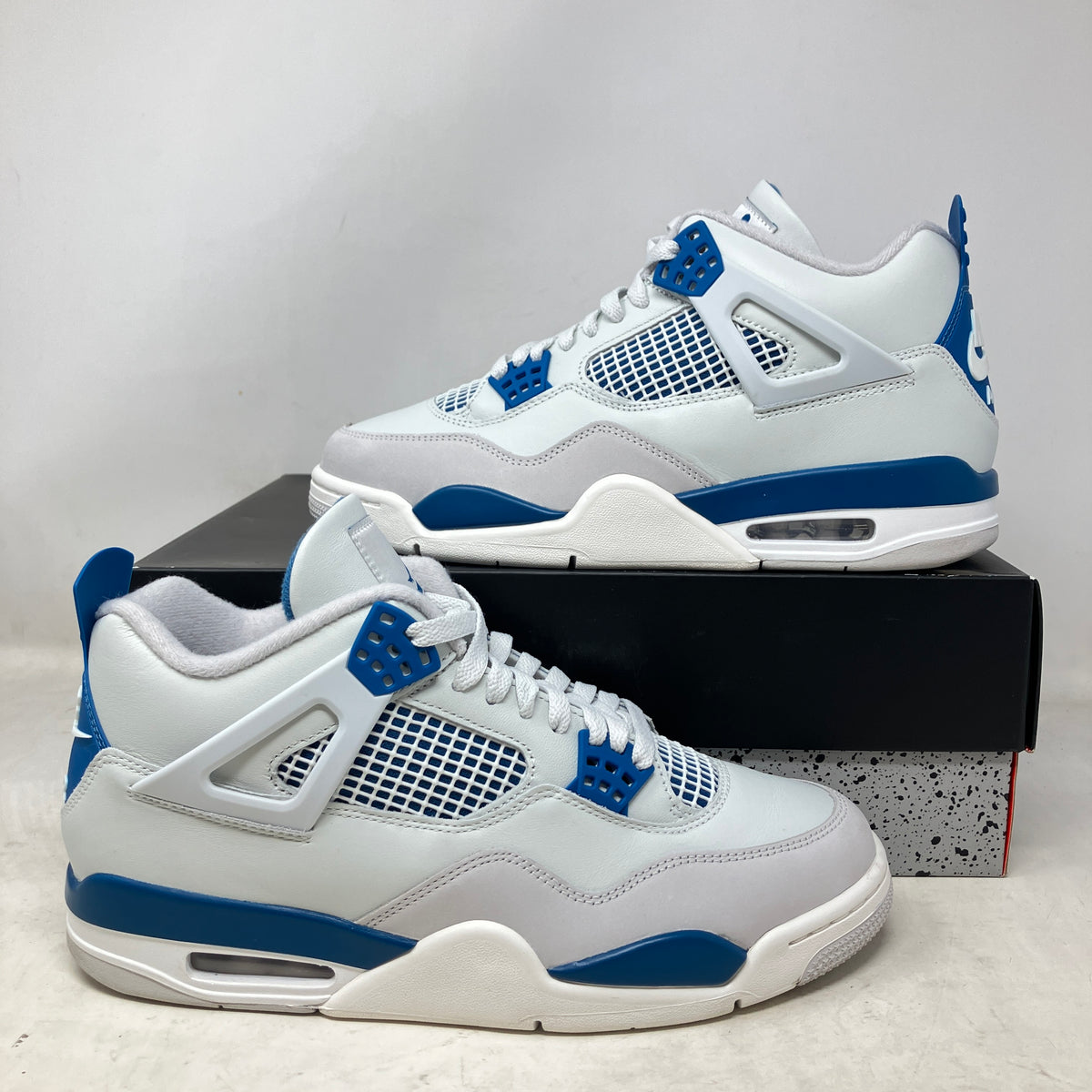 Jordan 4 Retro Military Blue (2024)