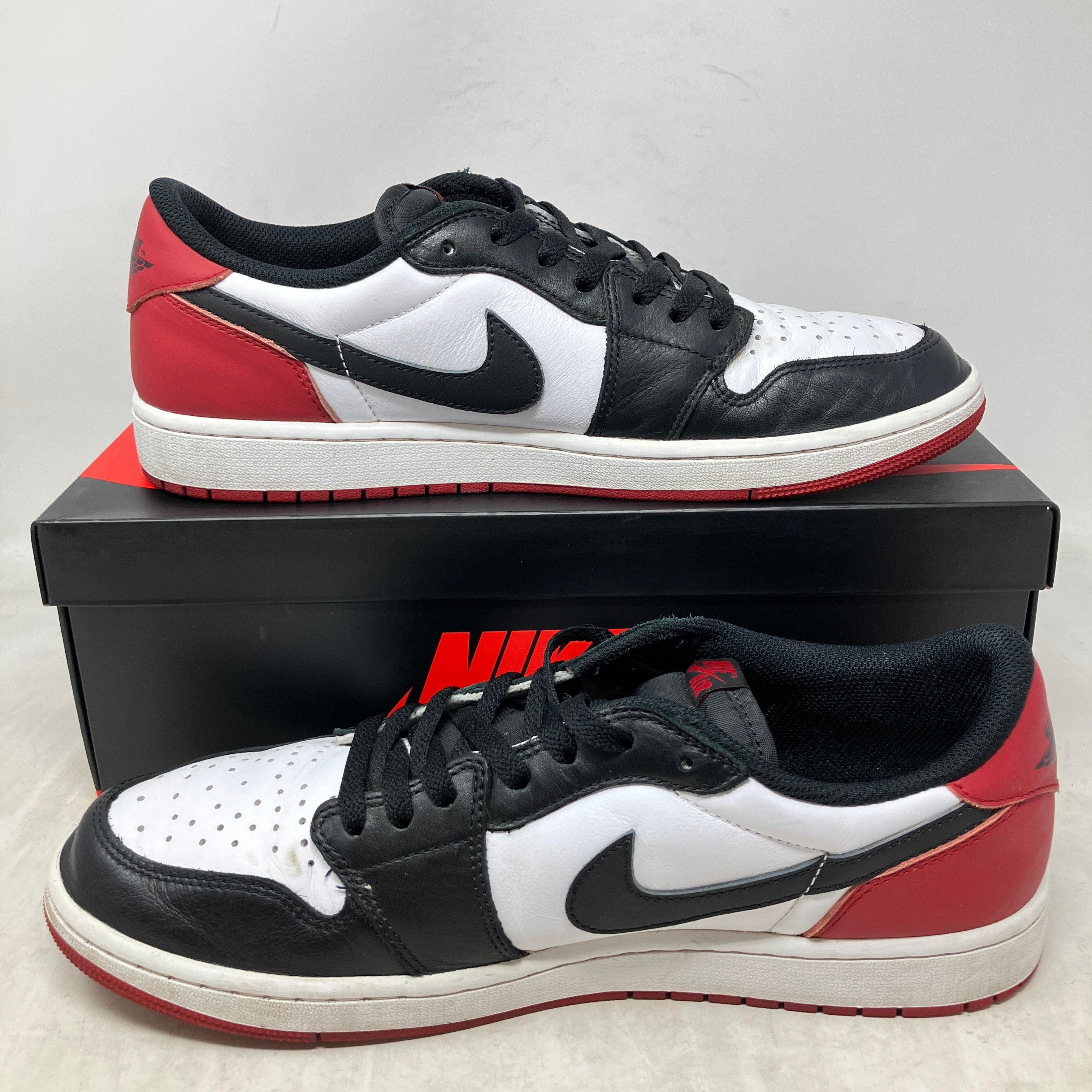 Jordan 1 Retro Low OG Black Toe (2023)