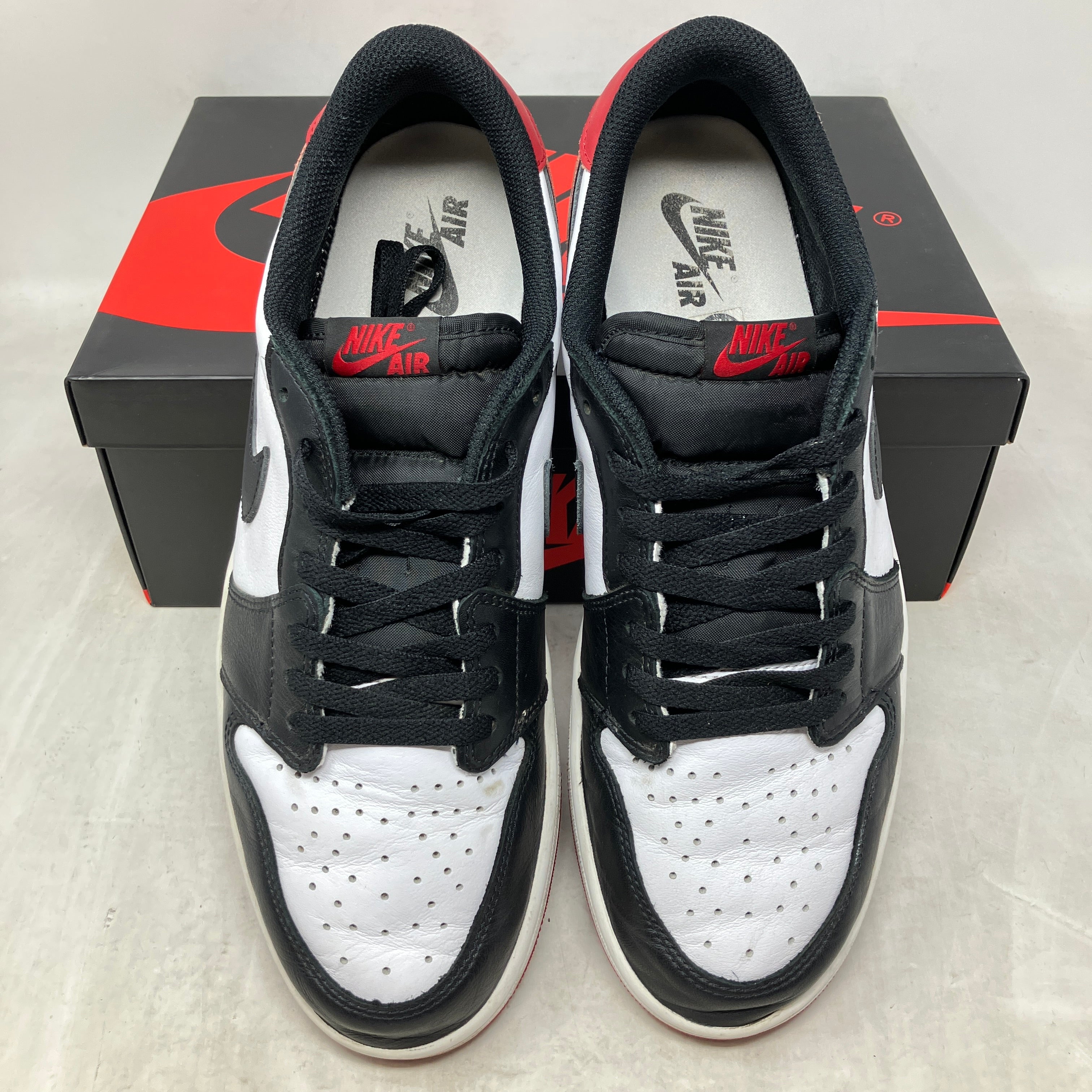 Jordan 1 Retro Low OG Black Toe (2023)