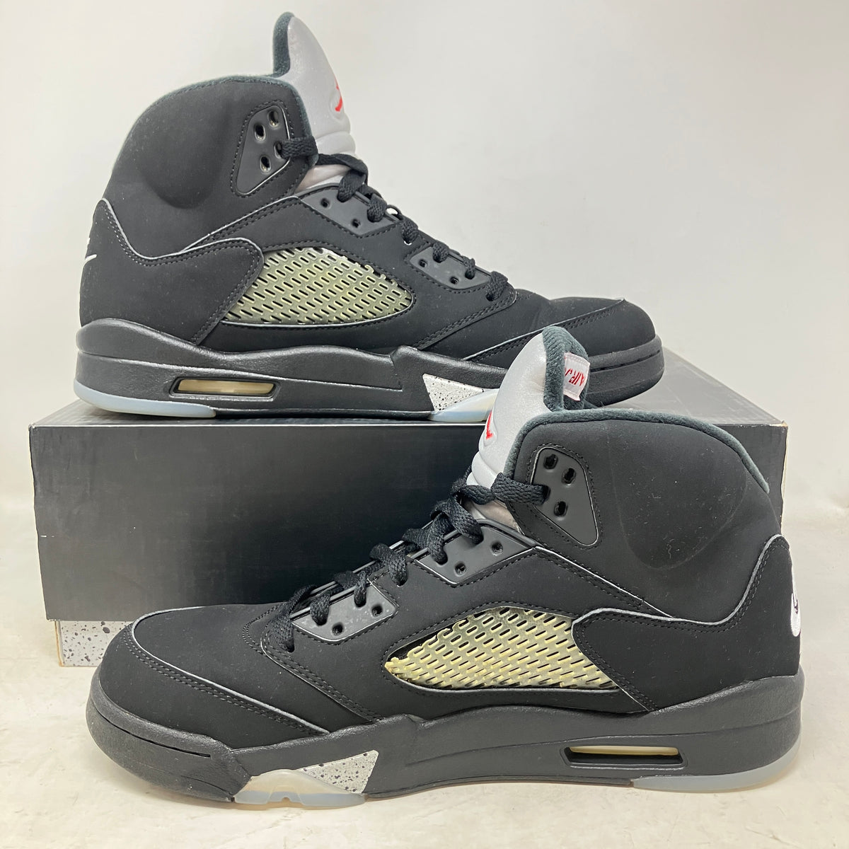 Jordan 5 Retro Black Metallic (2016)