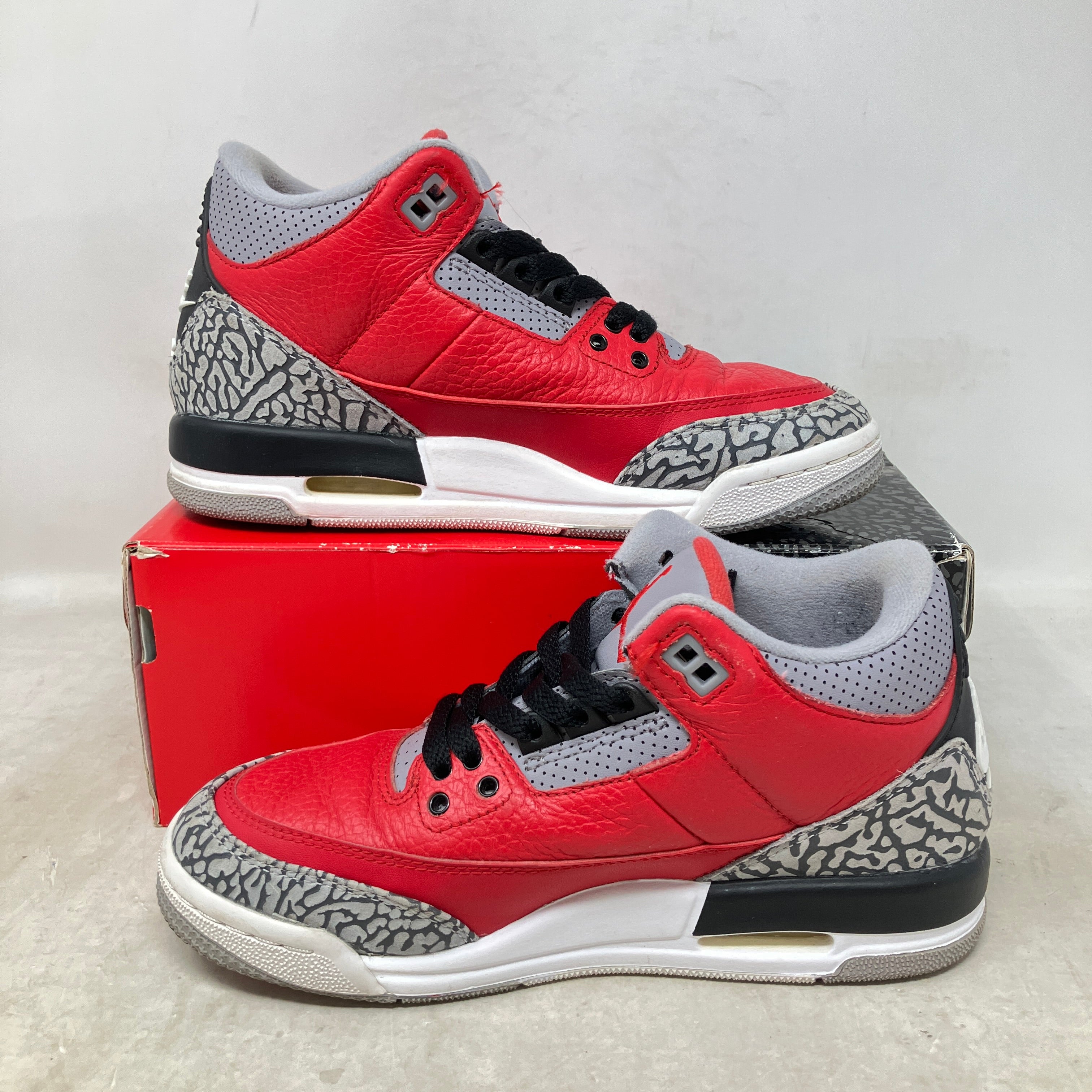 Jordan 3 Retro SE Fire Red (GS)