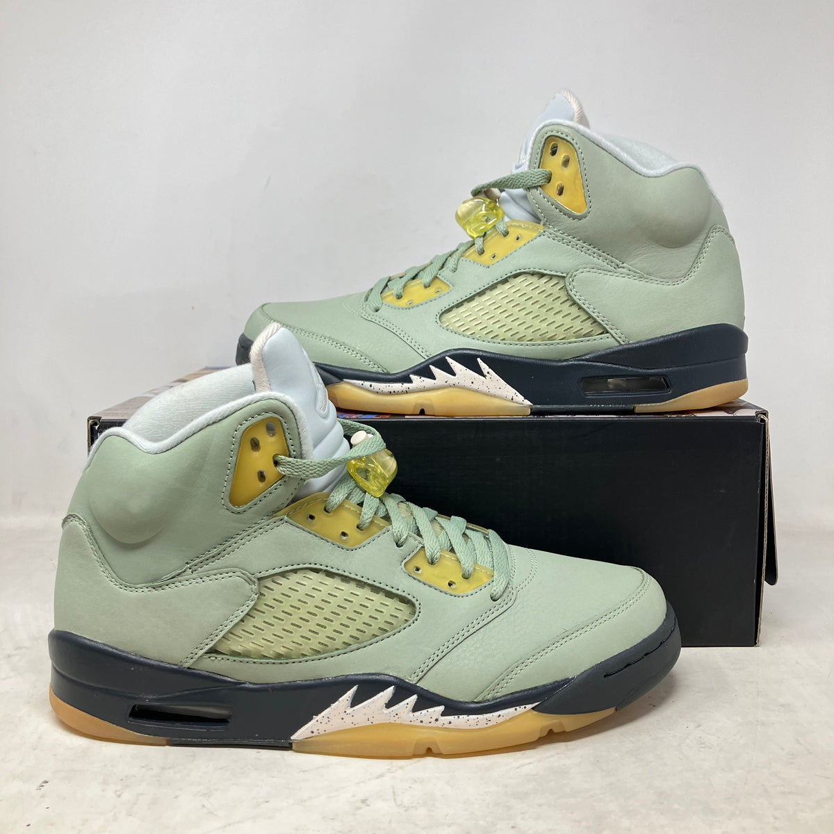 Jordan 5 Retro Jade Horizon, alternate view 1