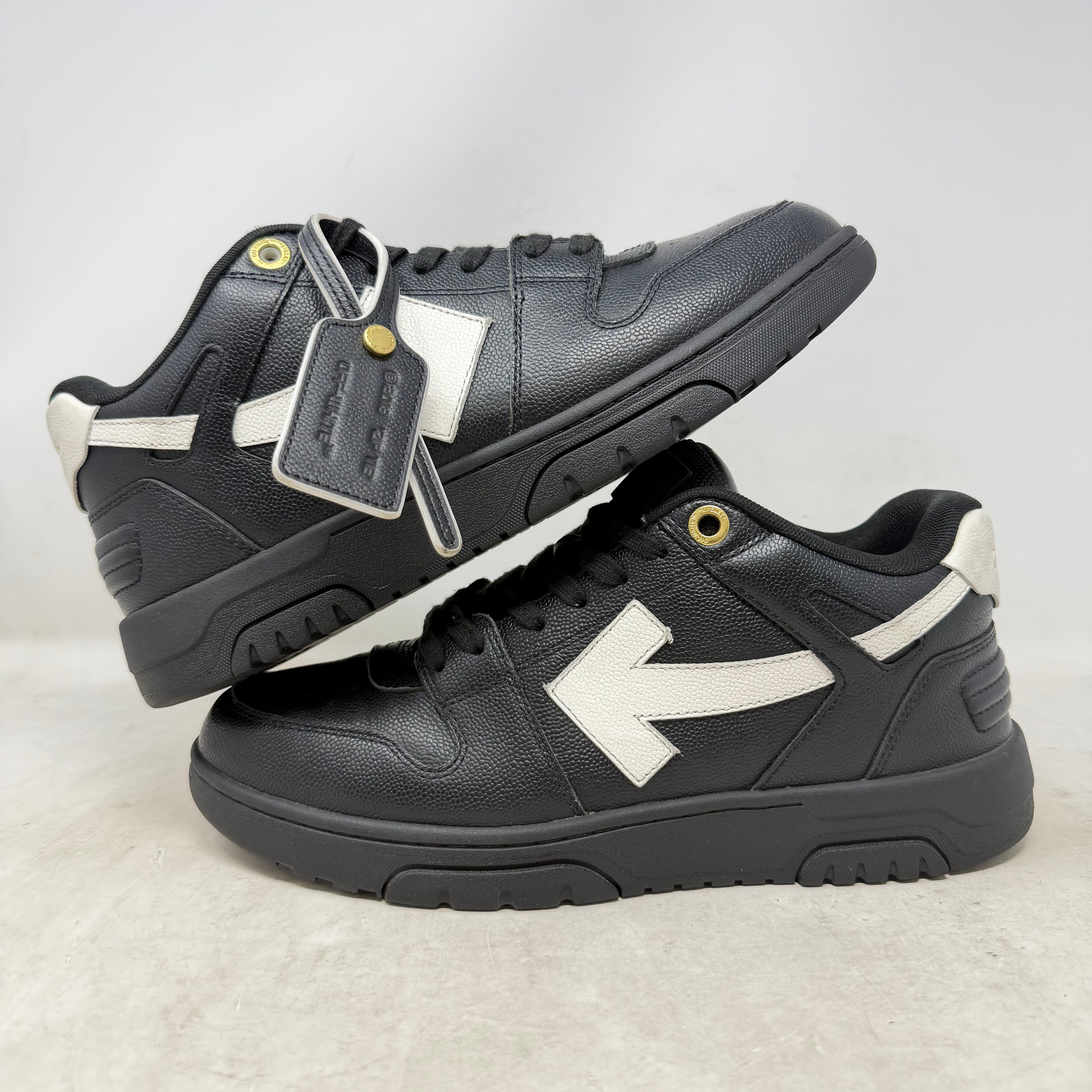 OFF-WHITE Out Of Office "OOO" Low Tops Black White Gold