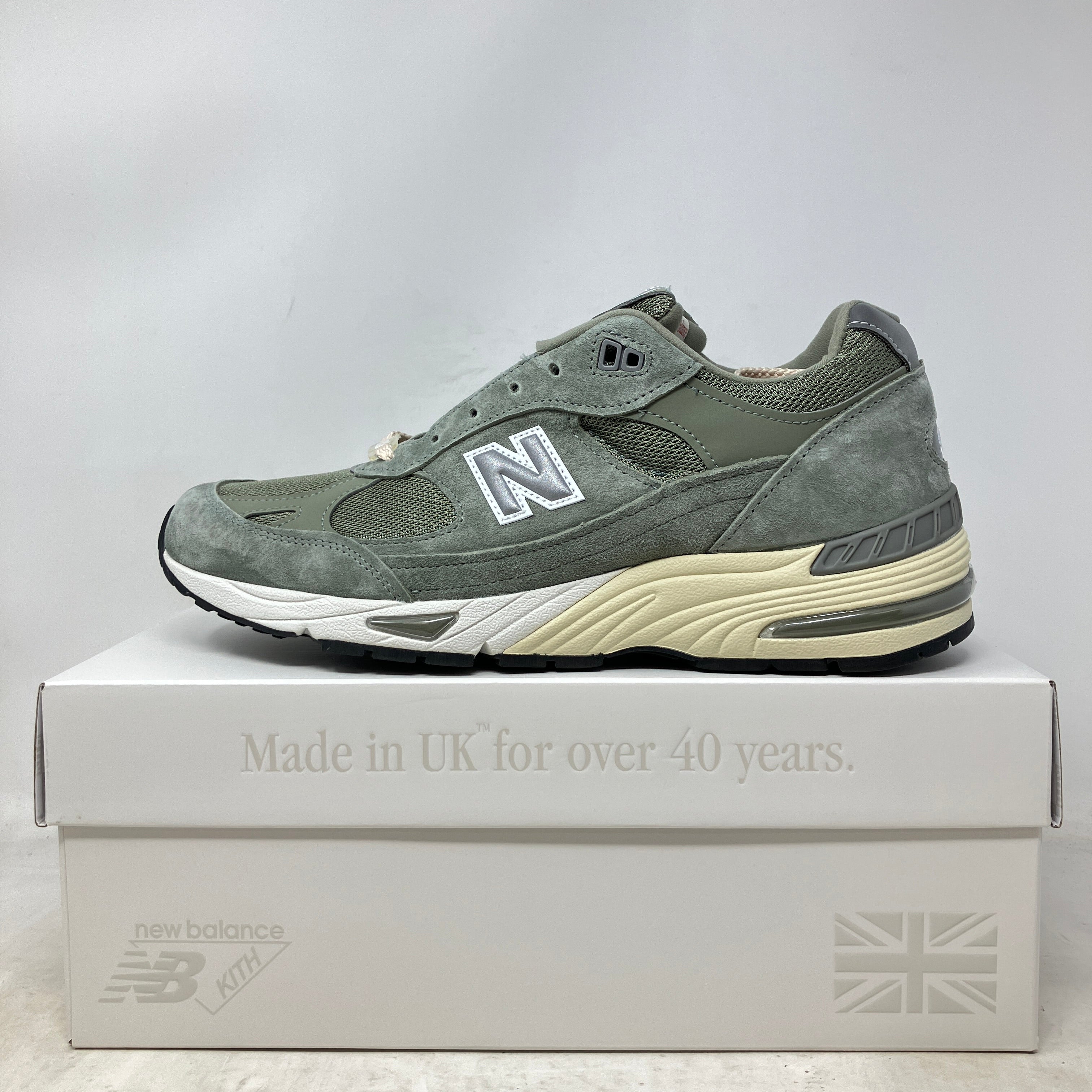 New Balance 991 MiUK Kith Vetiver