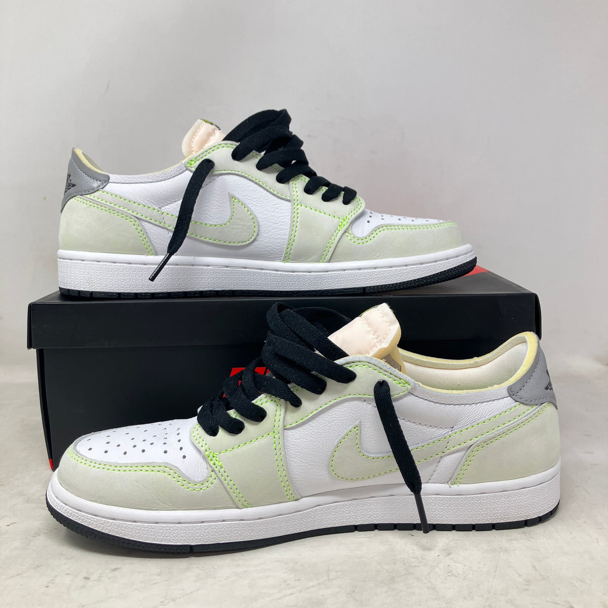 Jordan 1 Retro Low White Ghost Green Black