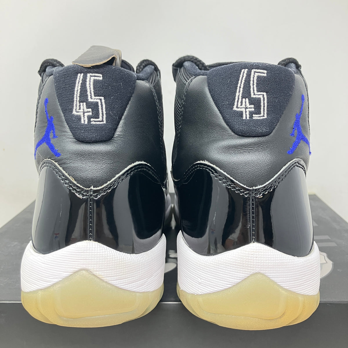 Jordan 11 Retro Space Jam (2016)
