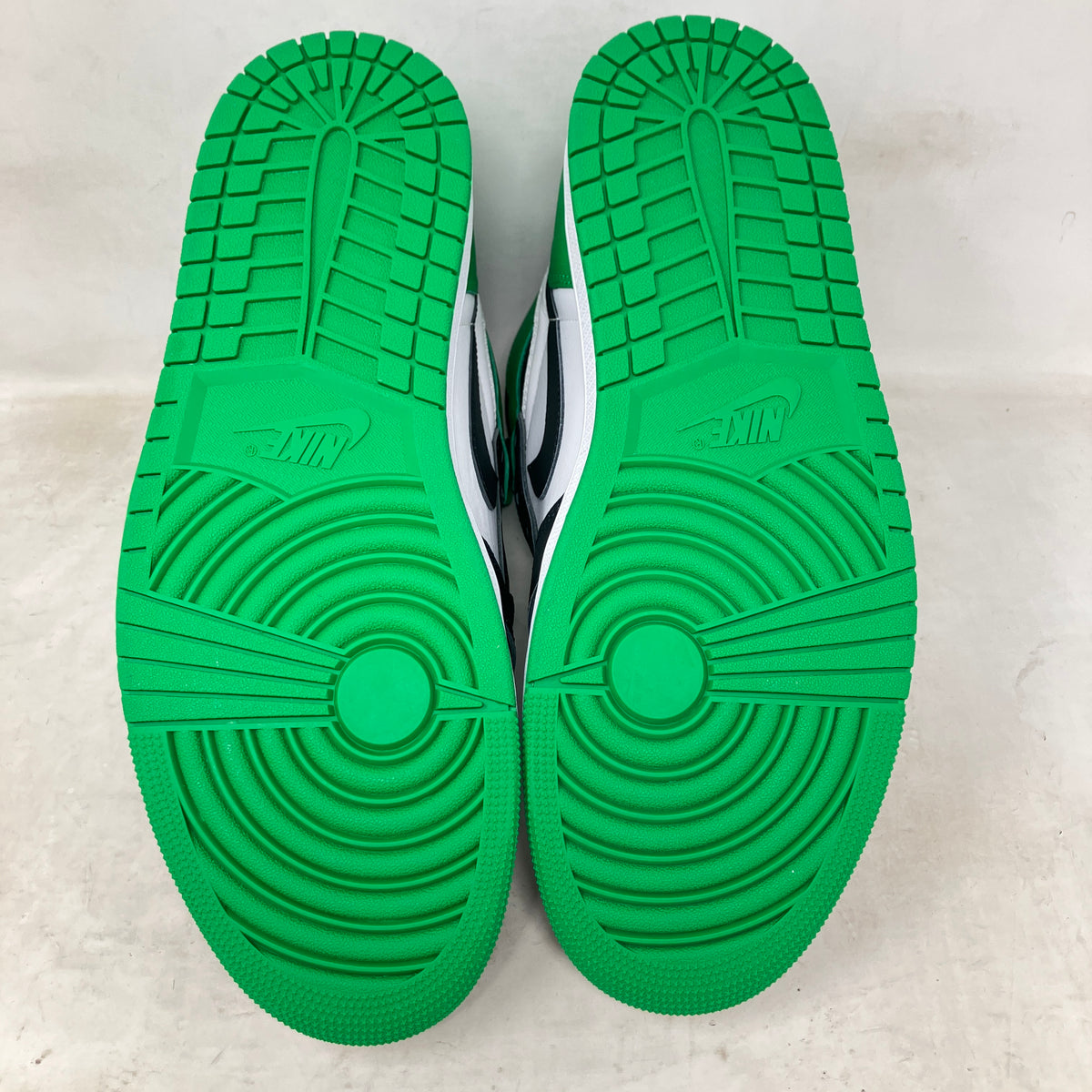 Jordan 1 Retro High OG Lucky Green