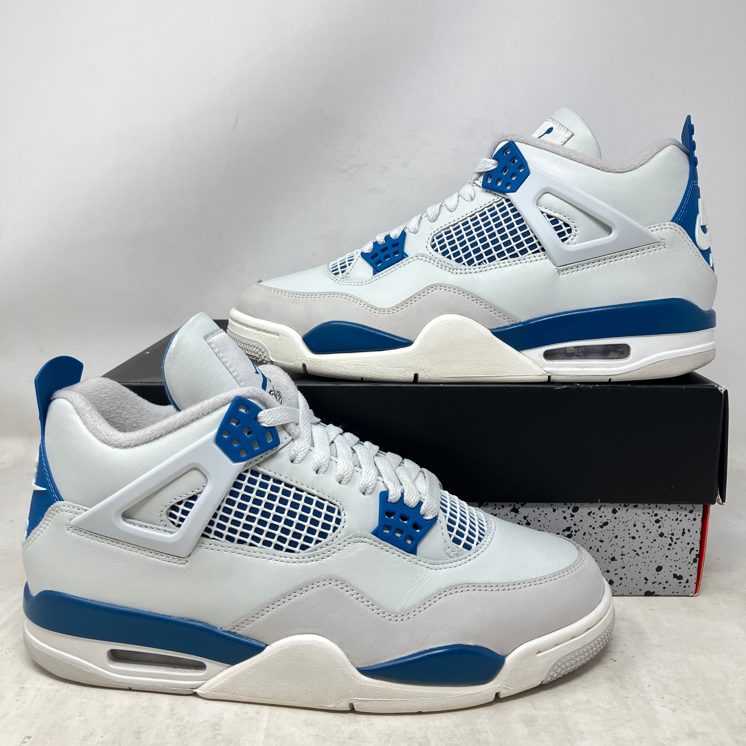 Jordan 4 Retro Military Blue (2024)