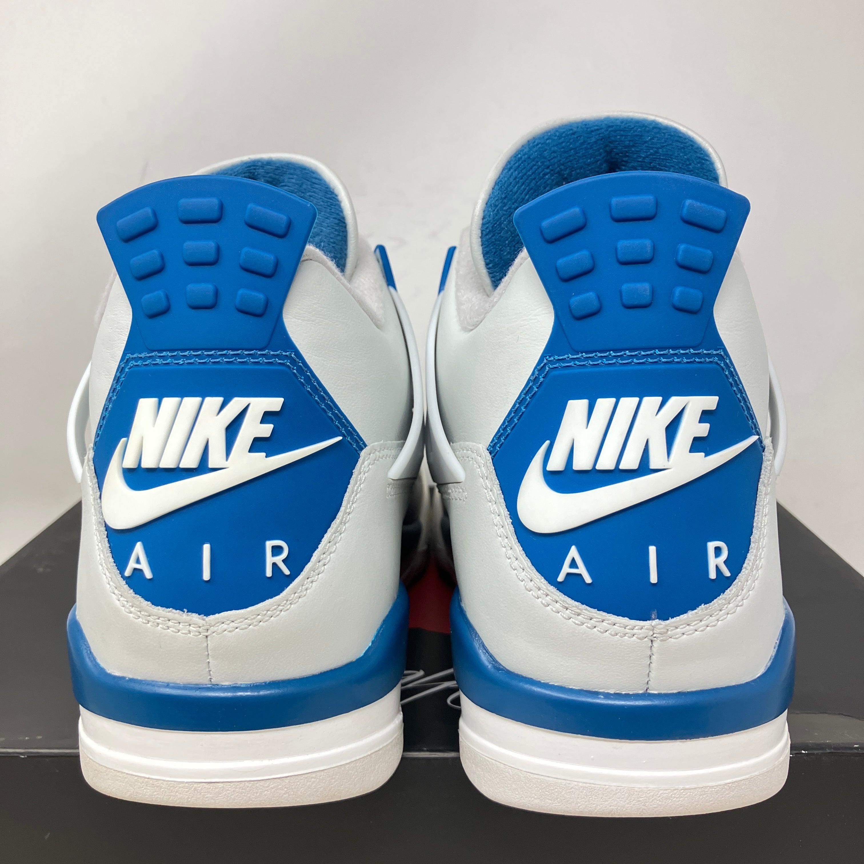 Jordan 4 Retro Military Blue (2024)