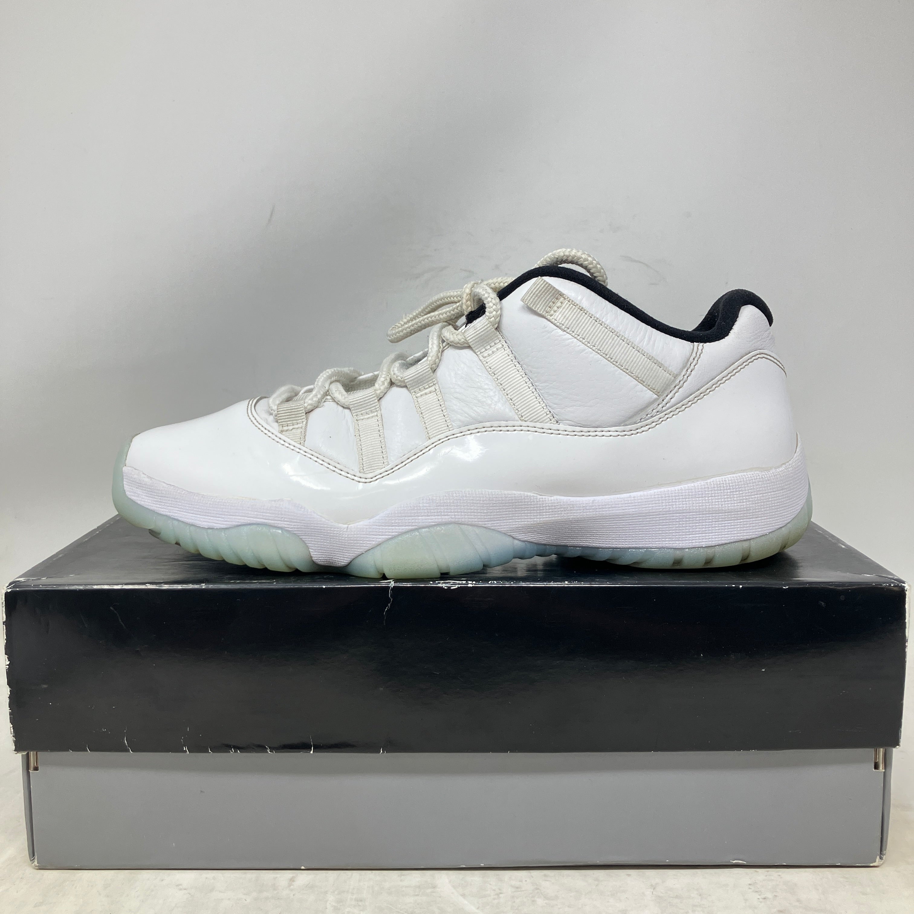 Jordan 11 Retro Low Legend Blue