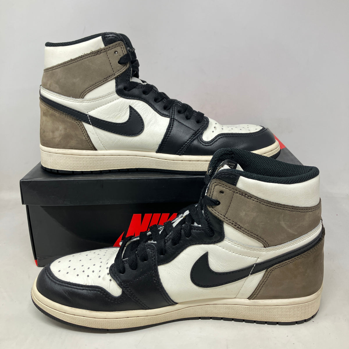 Jordan 1 Retro High Dark Mocha