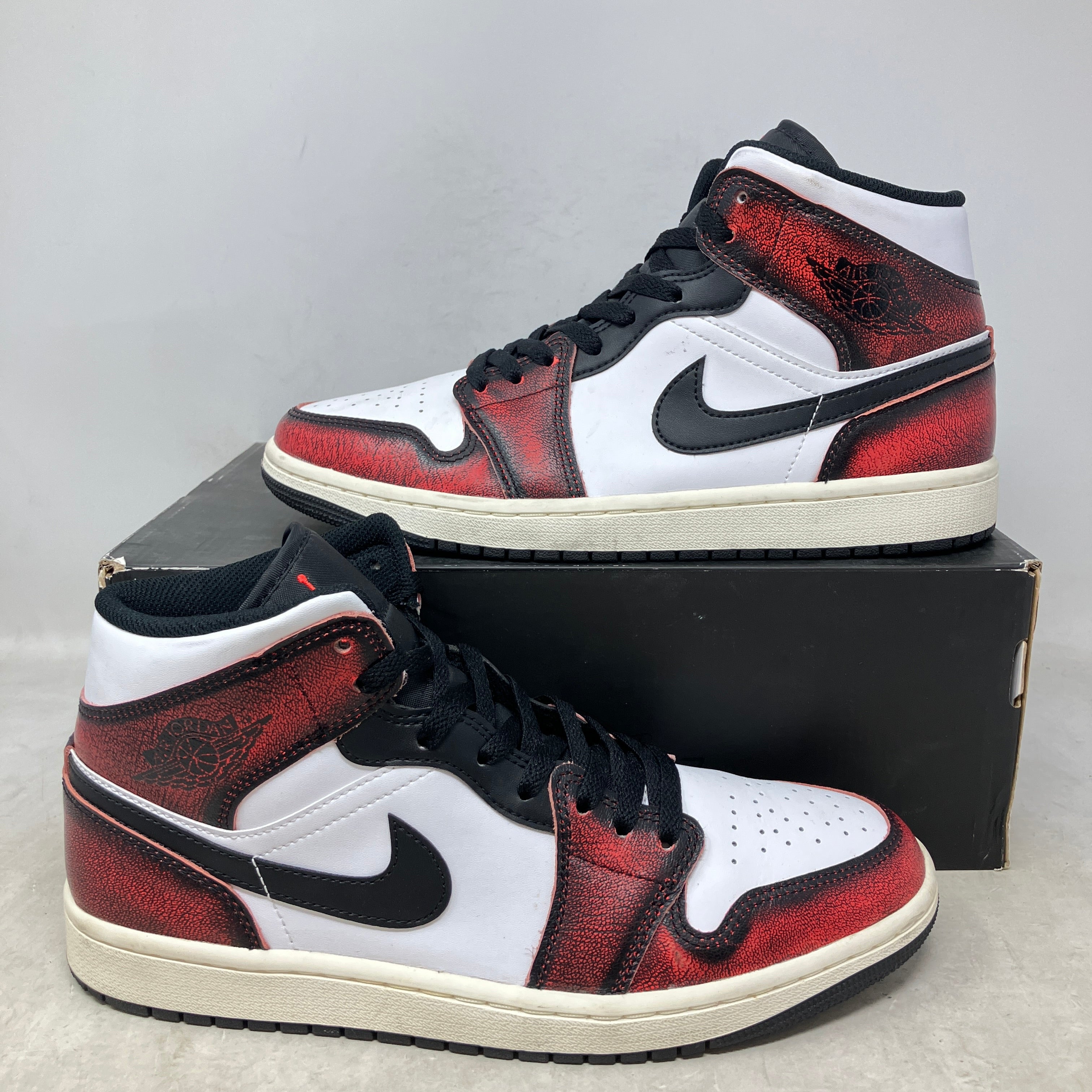 Jordan 1 Mid Wear-Away Chicago