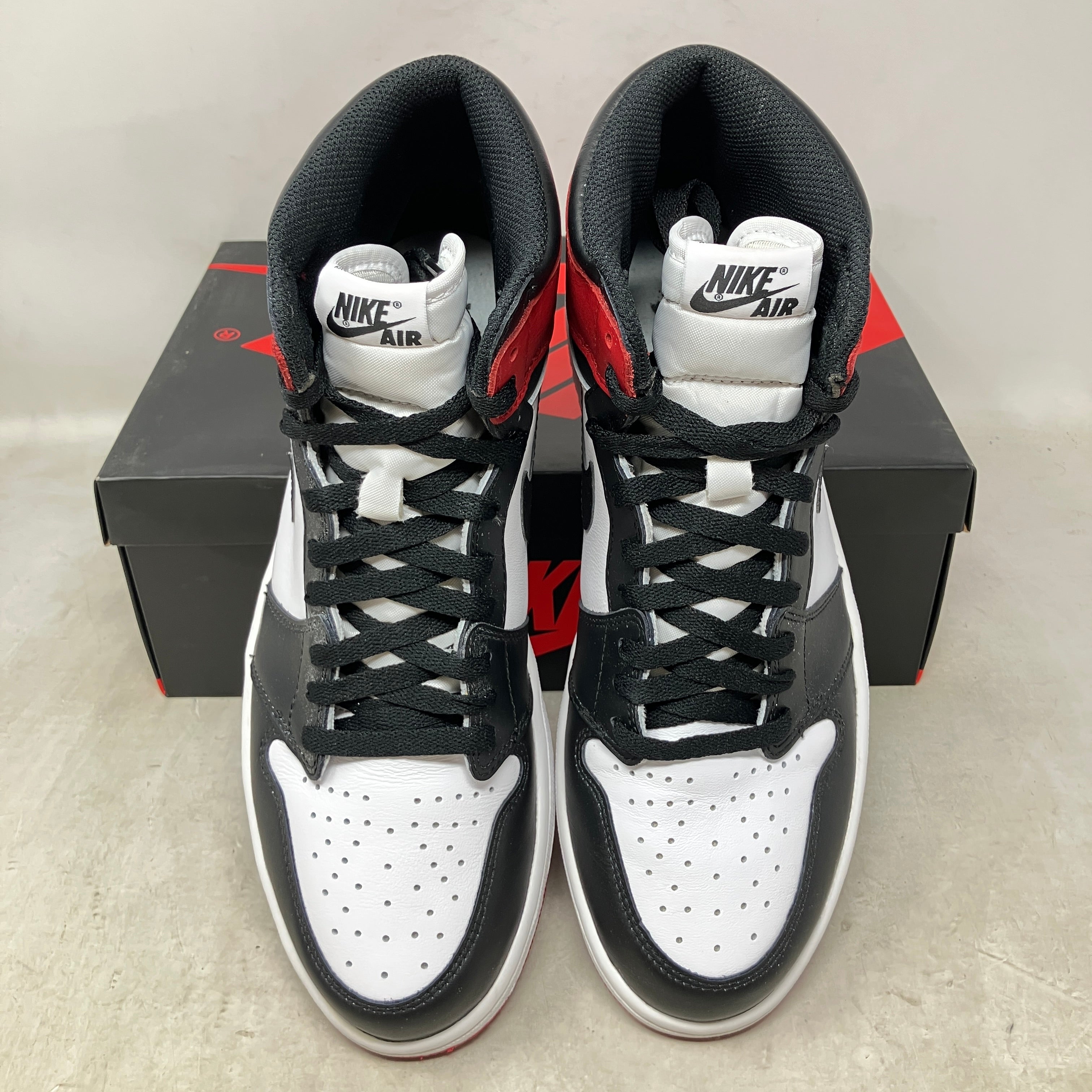 Jordan 1 Retro Black Toe (2016)