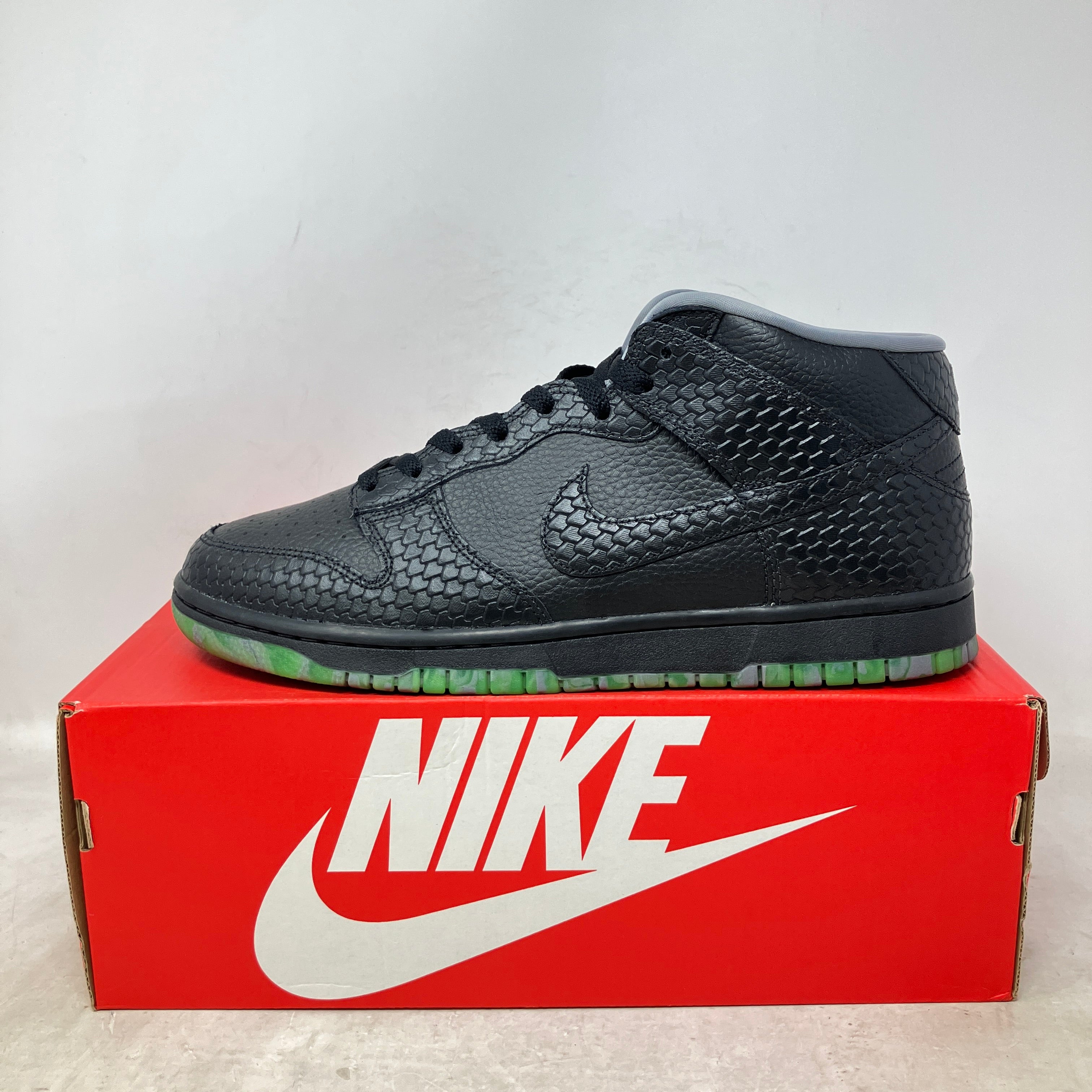 Nike Dunk Mid Premium Halloween Headless Horseman