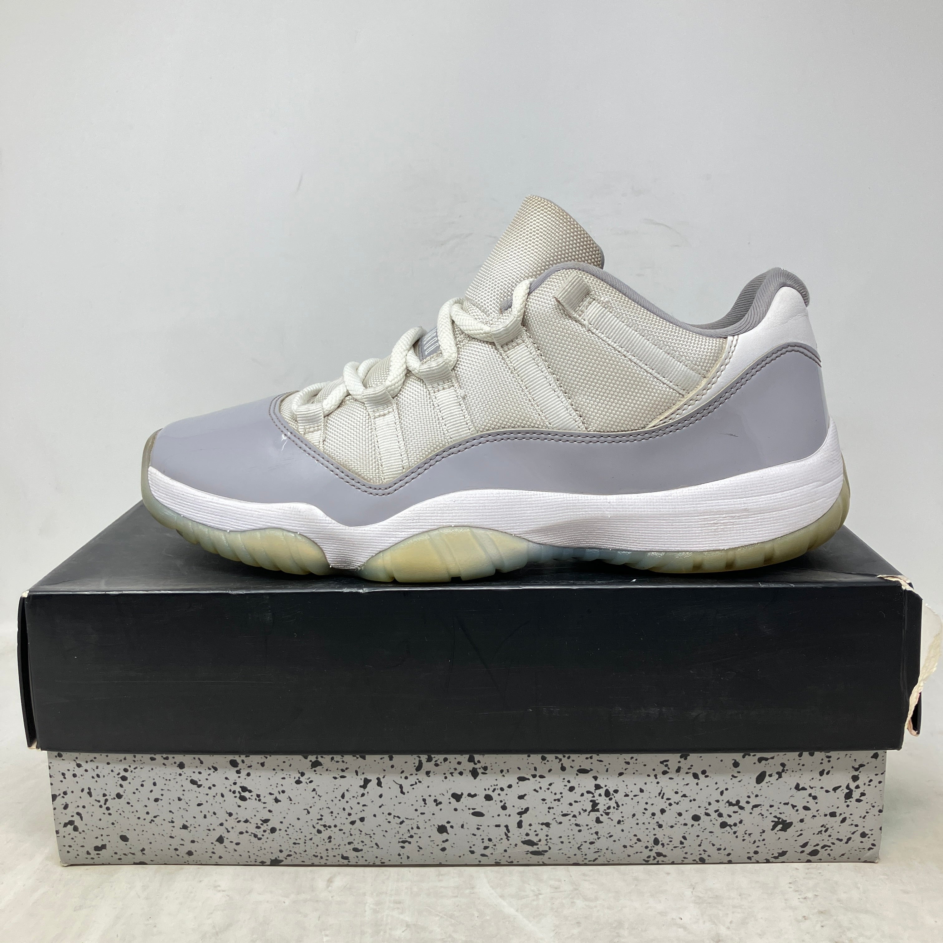 Jordan 11 Retro Low Cement Grey