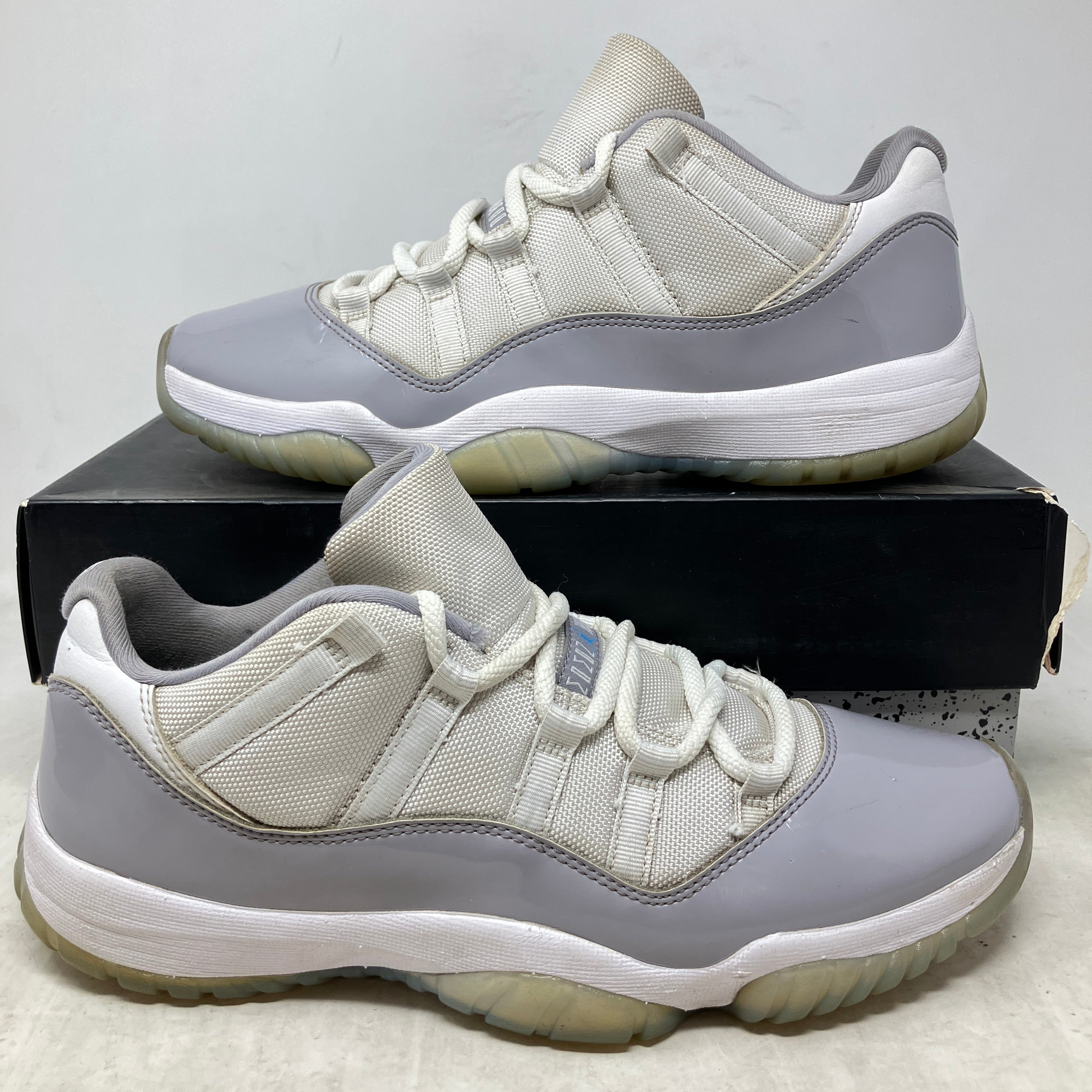 Jordan 11 Retro Low Cement Grey