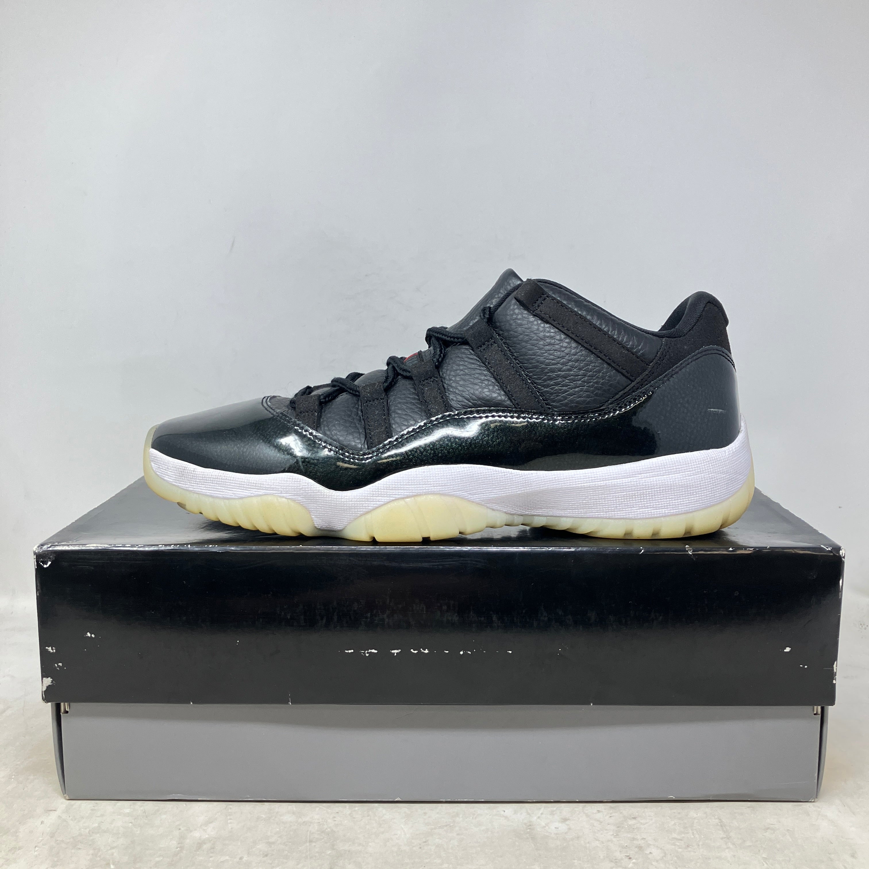 Jordan 11 Retro Low 72-10