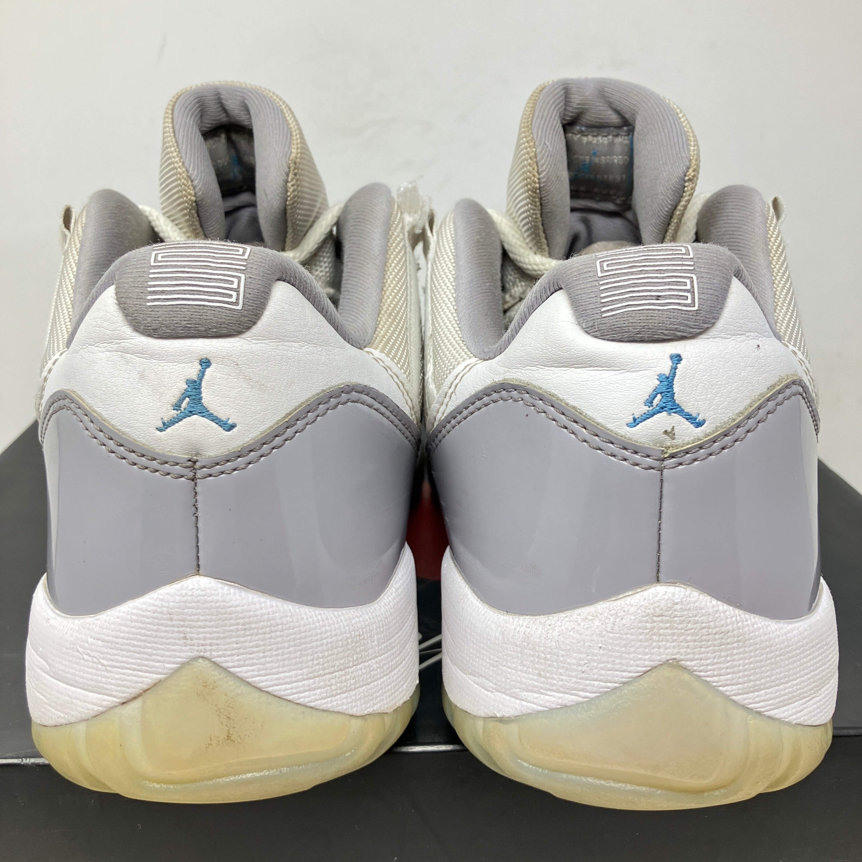 Jordan 11 Retro Low Cement Grey