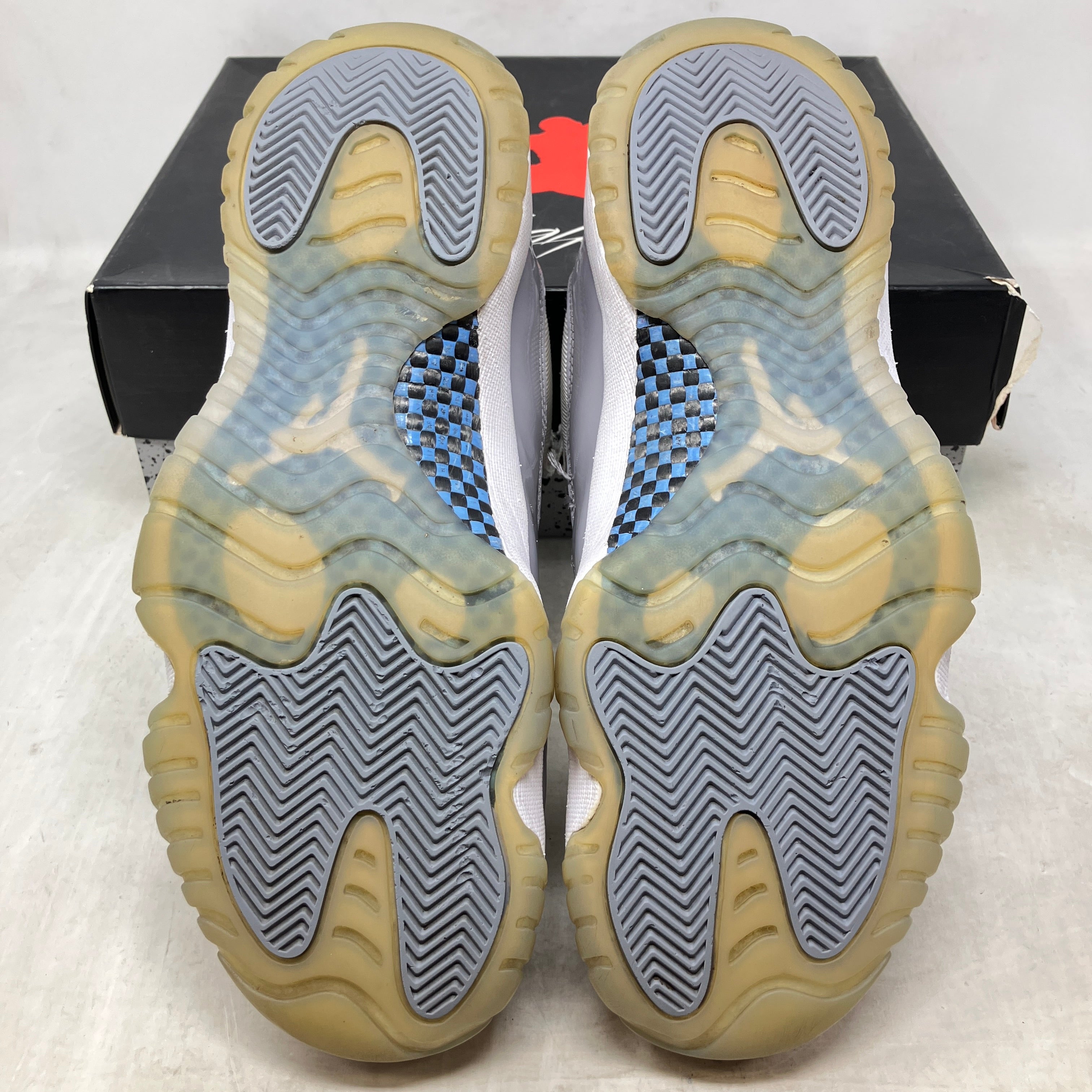 Jordan 11 Retro Low Cement Grey