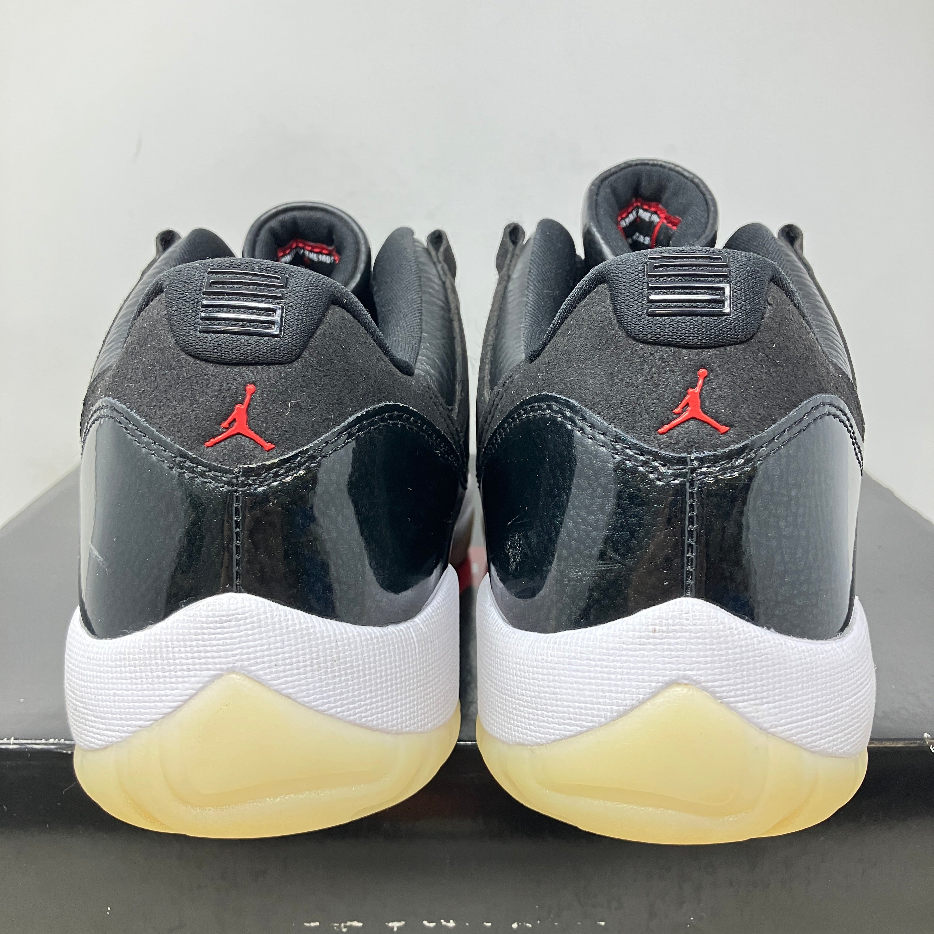 Jordan 11 Retro Low 72-10