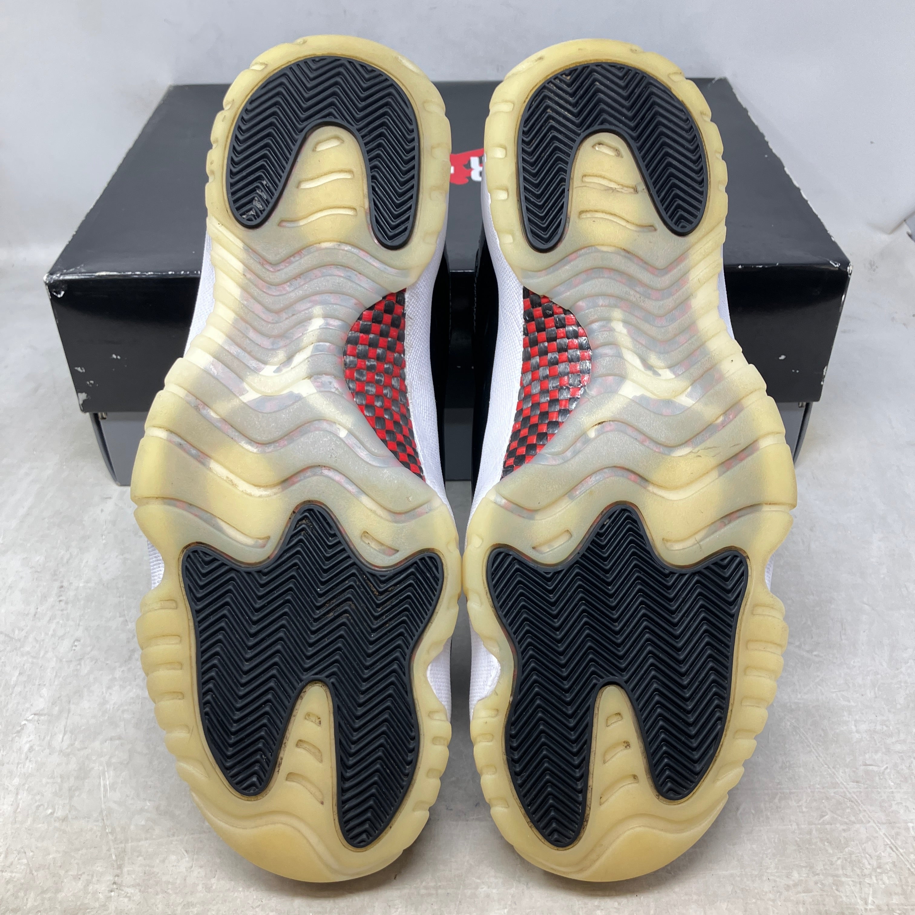 Jordan 11 Retro Low 72-10